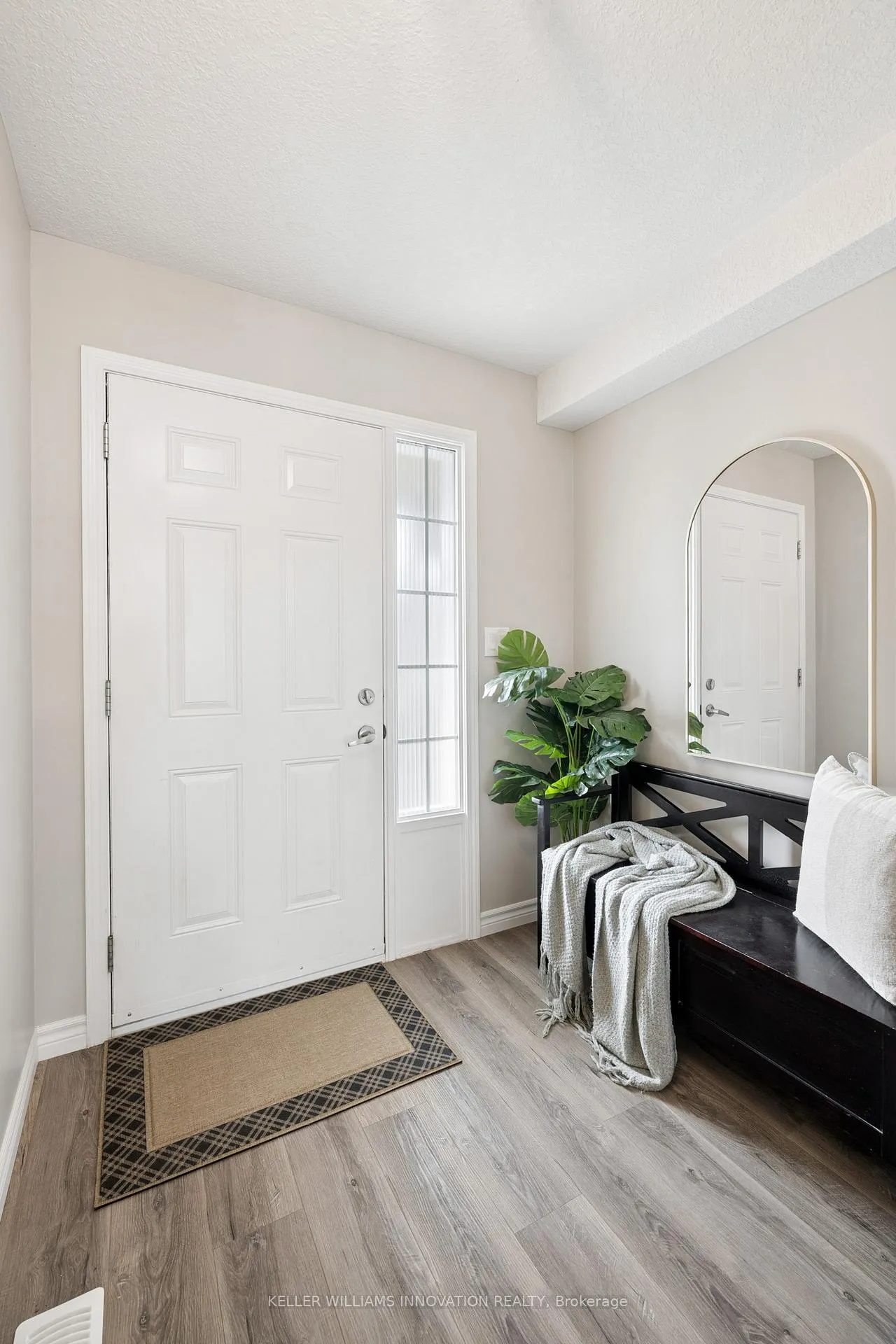 Photo 3 of 951 Zeller Crescent, Kitchener — HOMEH