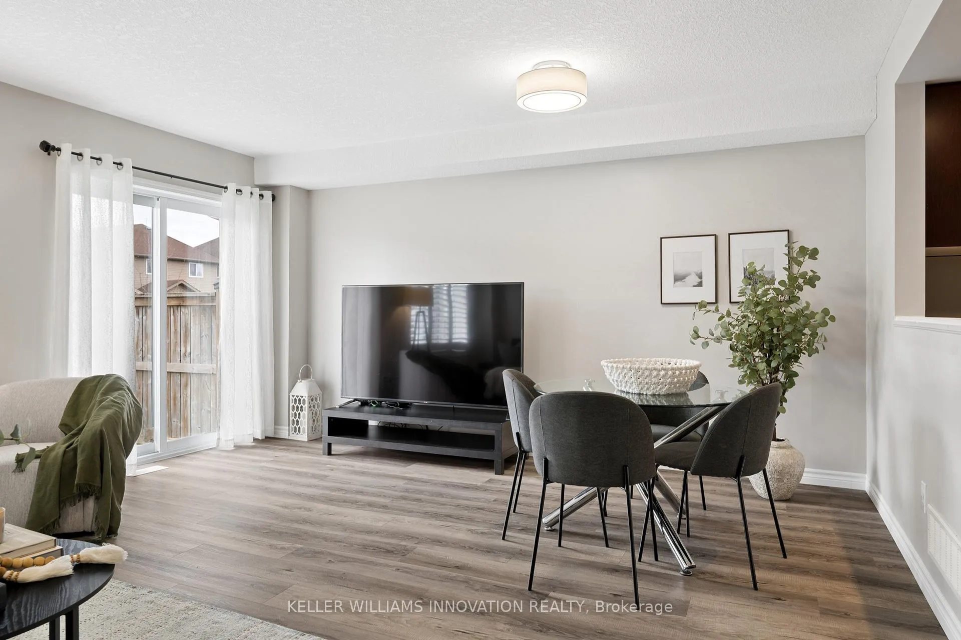 Photo 8 of 951 Zeller Crescent, Kitchener — HOMEH