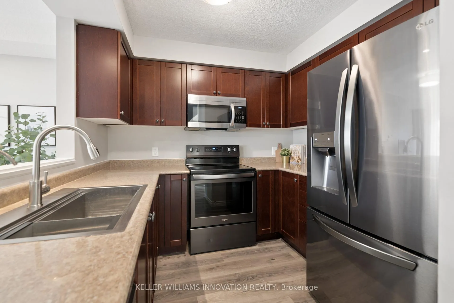 Photo 14 of 951 Zeller Crescent, Kitchener — HOMEH