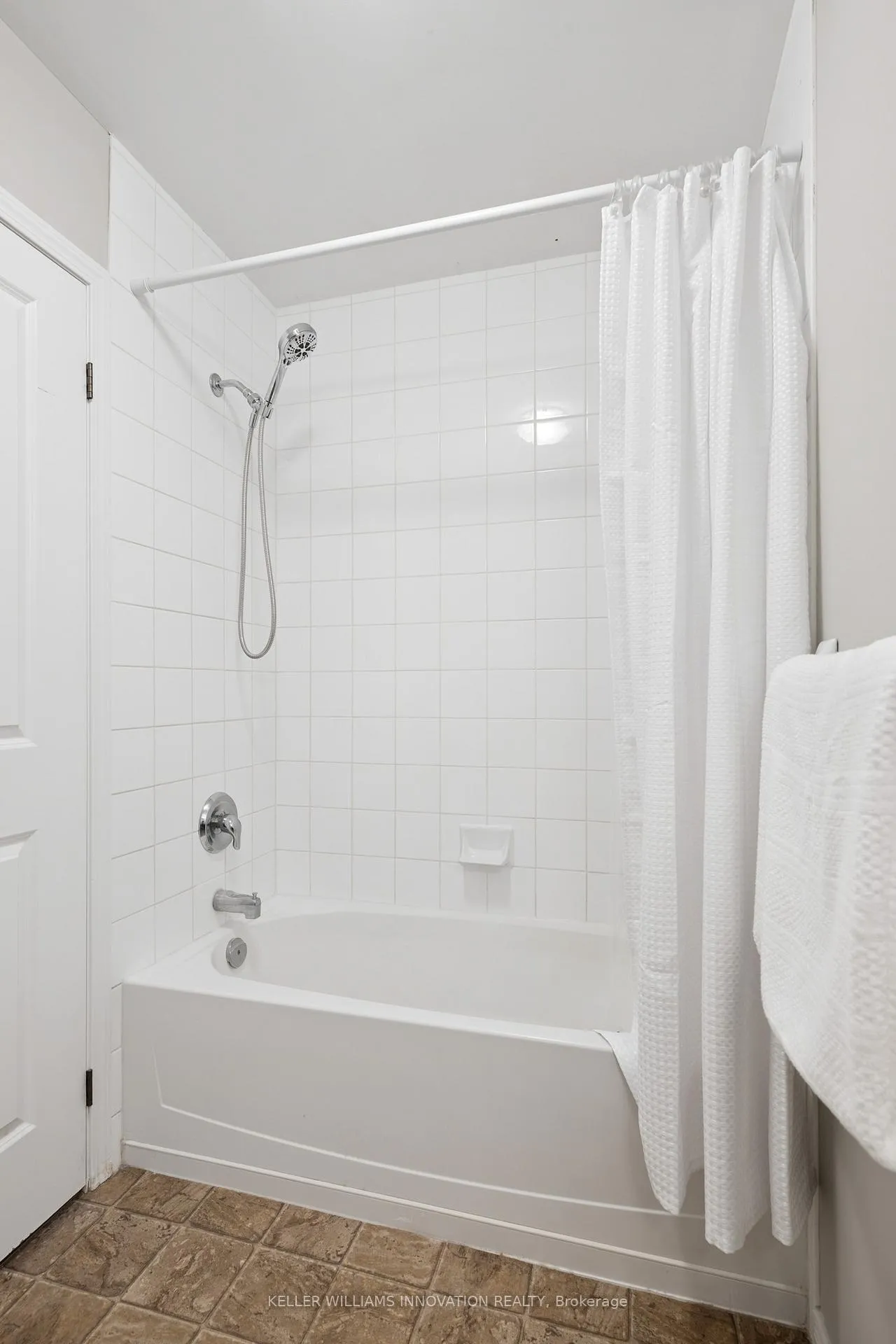 Photo 23 of 951 Zeller Crescent, Kitchener — HOMEH
