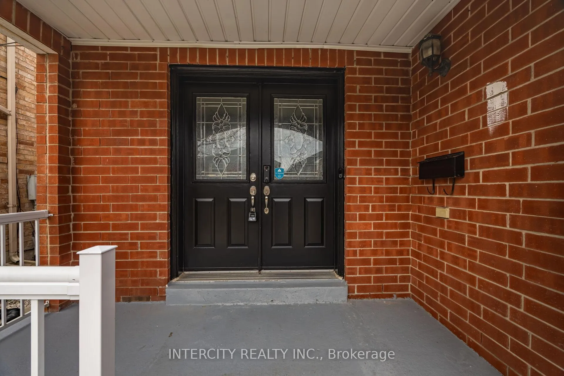 Photo 3 of 10 Capistro Street, Brampton, Fletcher's Meadow — HOMEH