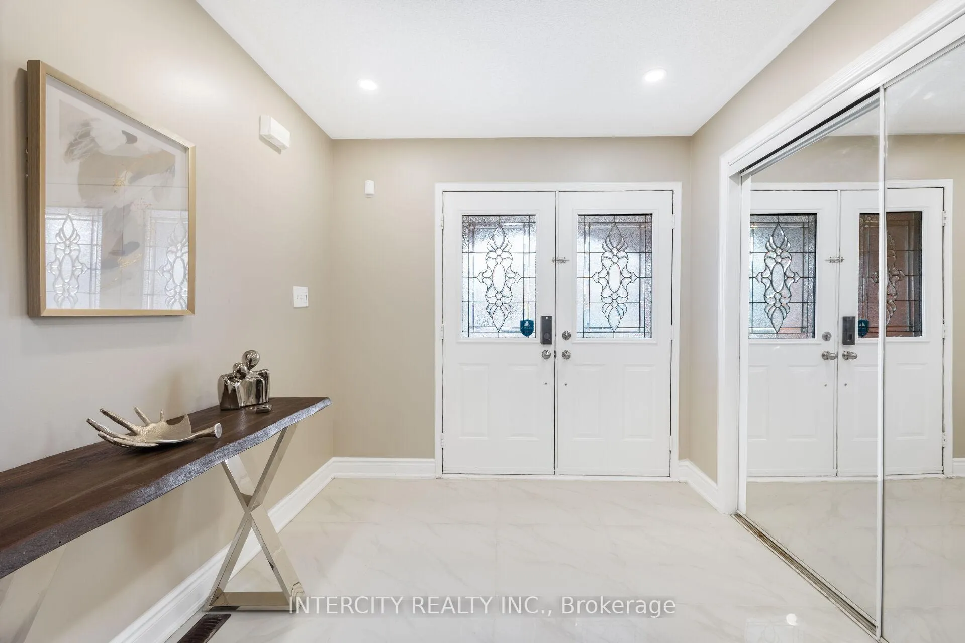 Photo 5 of 10 Capistro Street, Brampton, Fletcher's Meadow — HOMEH