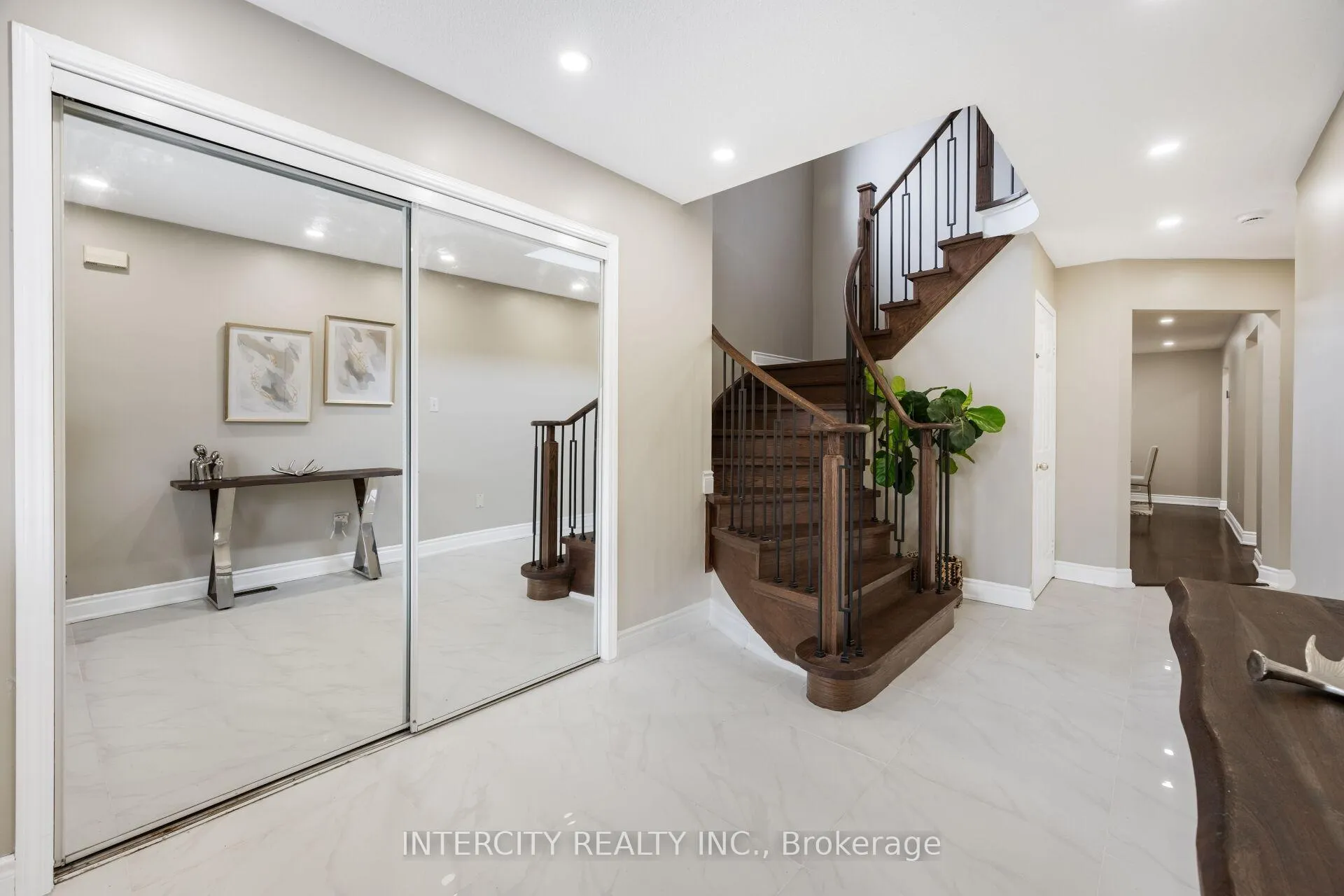 Photo 6 of 10 Capistro Street, Brampton, Fletcher's Meadow — HOMEH