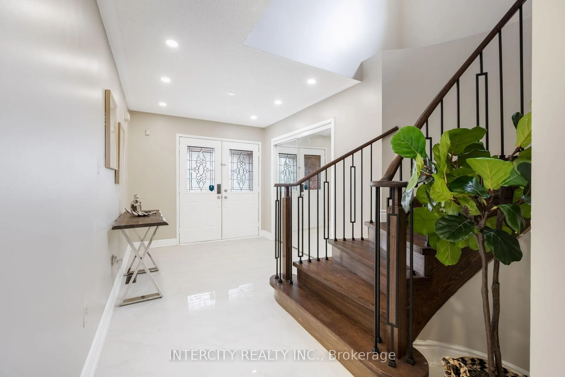 Photo 7 of 10 Capistro Street, Brampton, Fletcher's Meadow — HOMEH