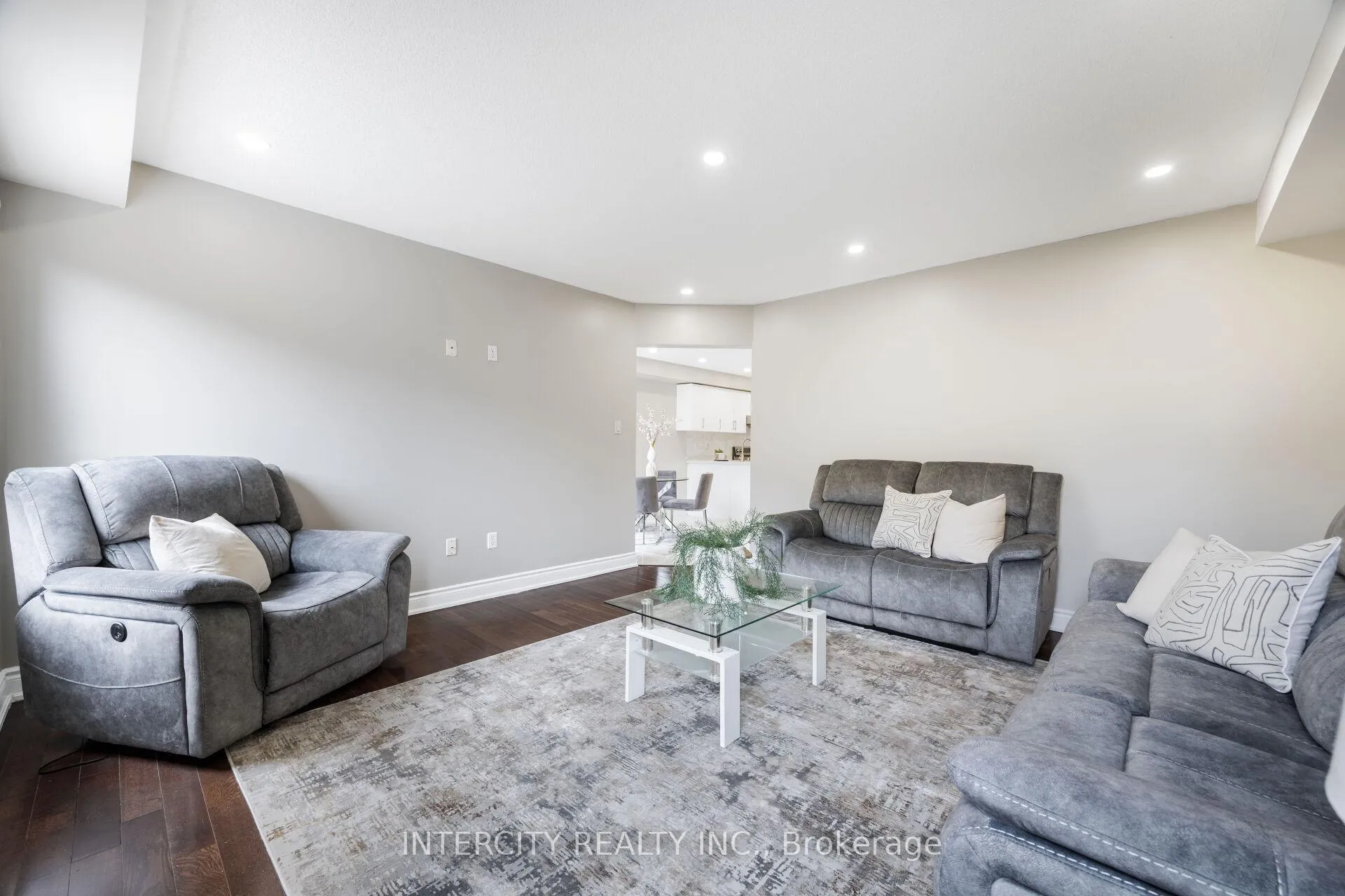 Photo 14 of 10 Capistro Street, Brampton, Fletcher's Meadow — HOMEH