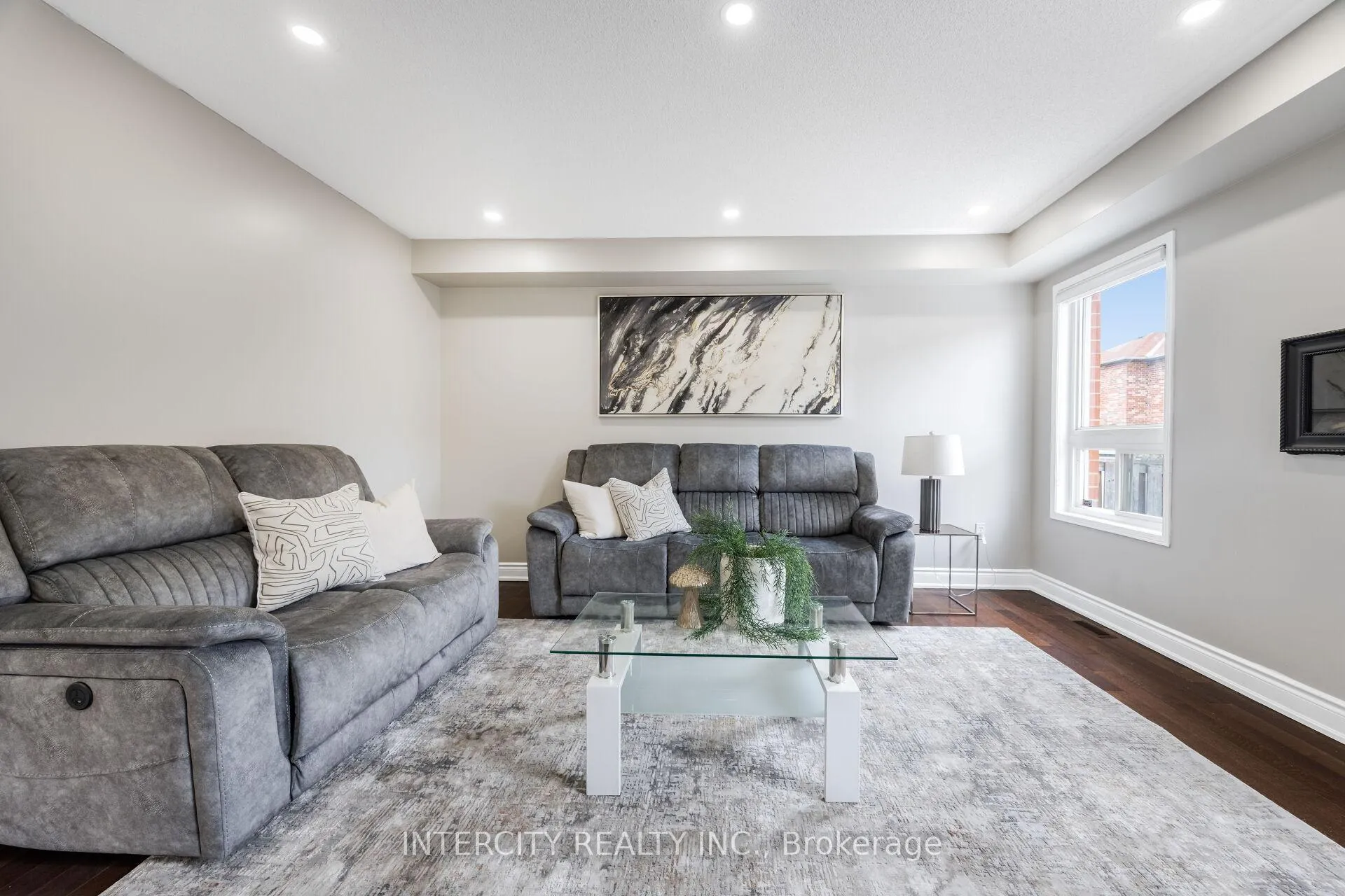 Photo 15 of 10 Capistro Street, Brampton, Fletcher's Meadow — HOMEH