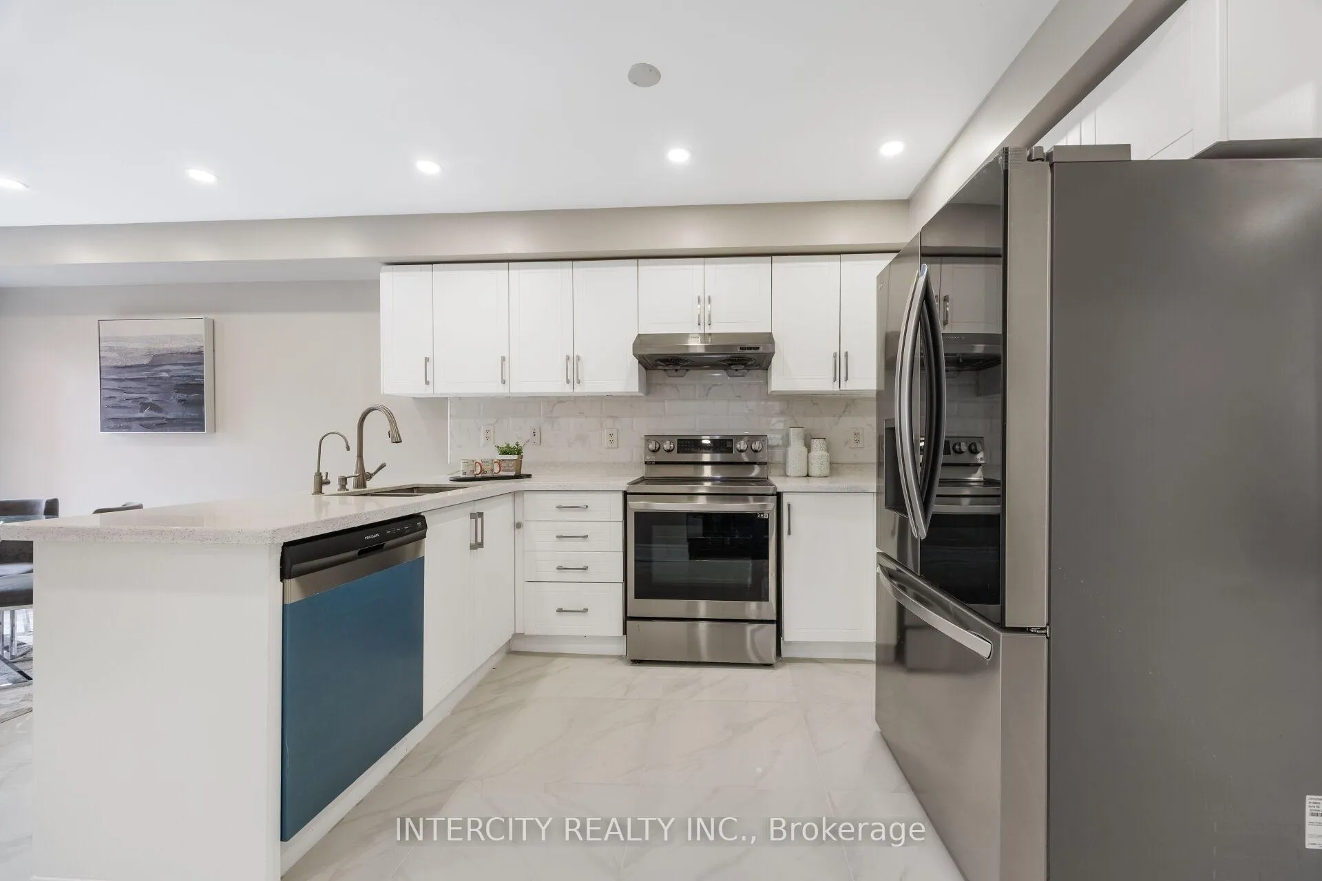 Photo 18 of 10 Capistro Street, Brampton, Fletcher's Meadow — HOMEH