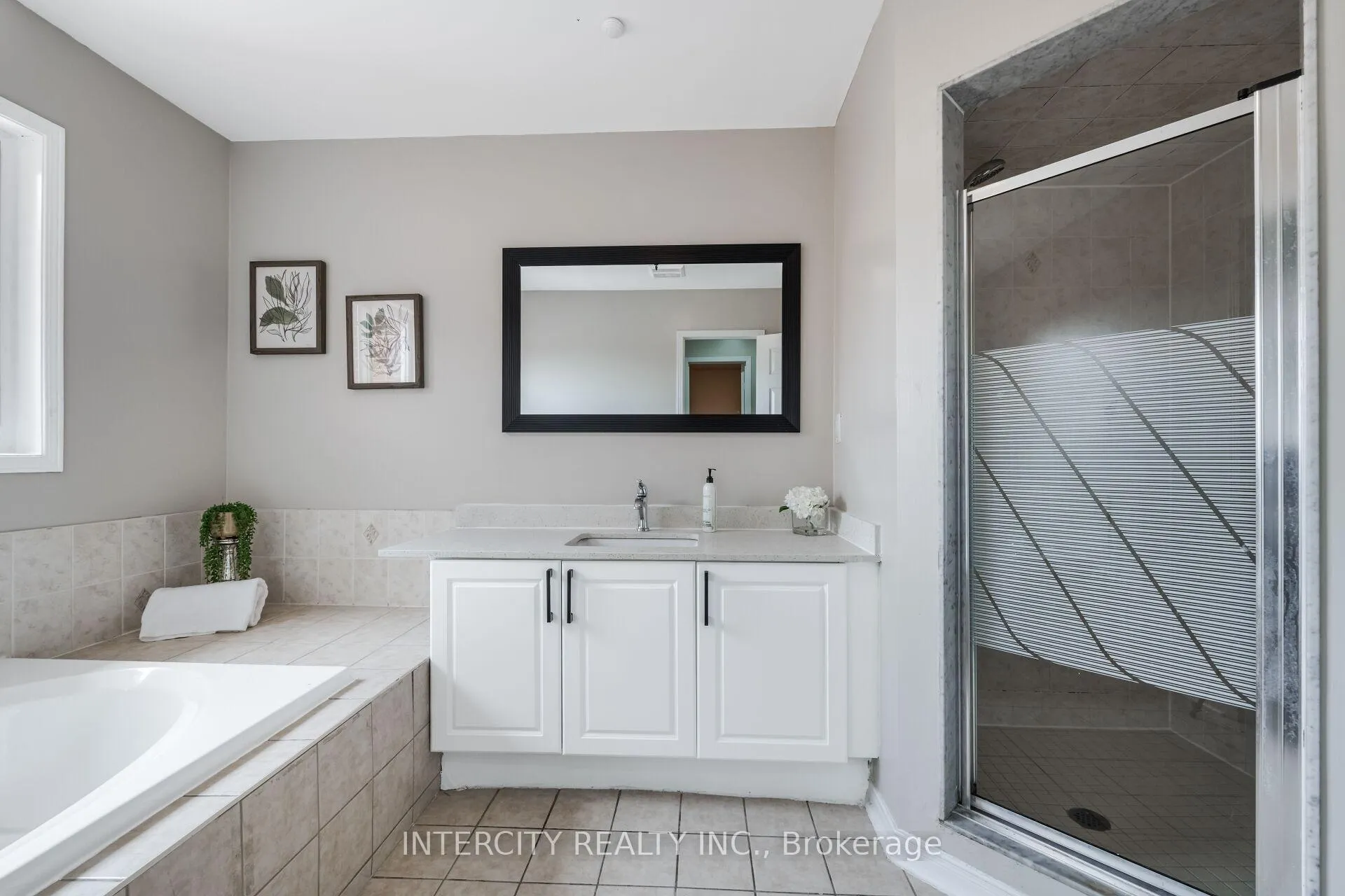 Photo 31 of 10 Capistro Street, Brampton, Fletcher's Meadow — HOMEH