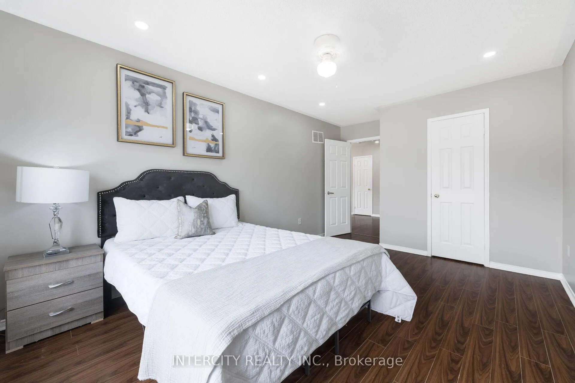 Photo 34 of 10 Capistro Street, Brampton, Fletcher's Meadow — HOMEH