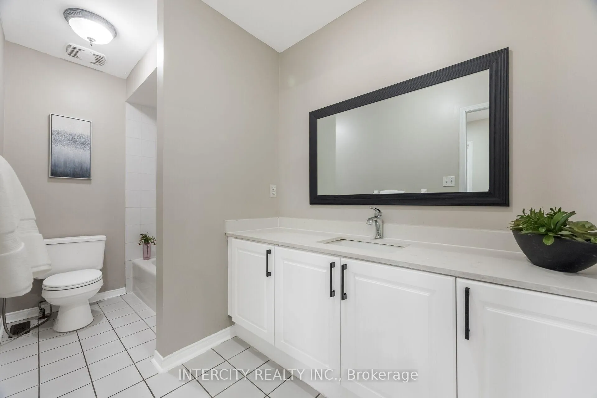 Photo 38 of 10 Capistro Street, Brampton, Fletcher's Meadow — HOMEH