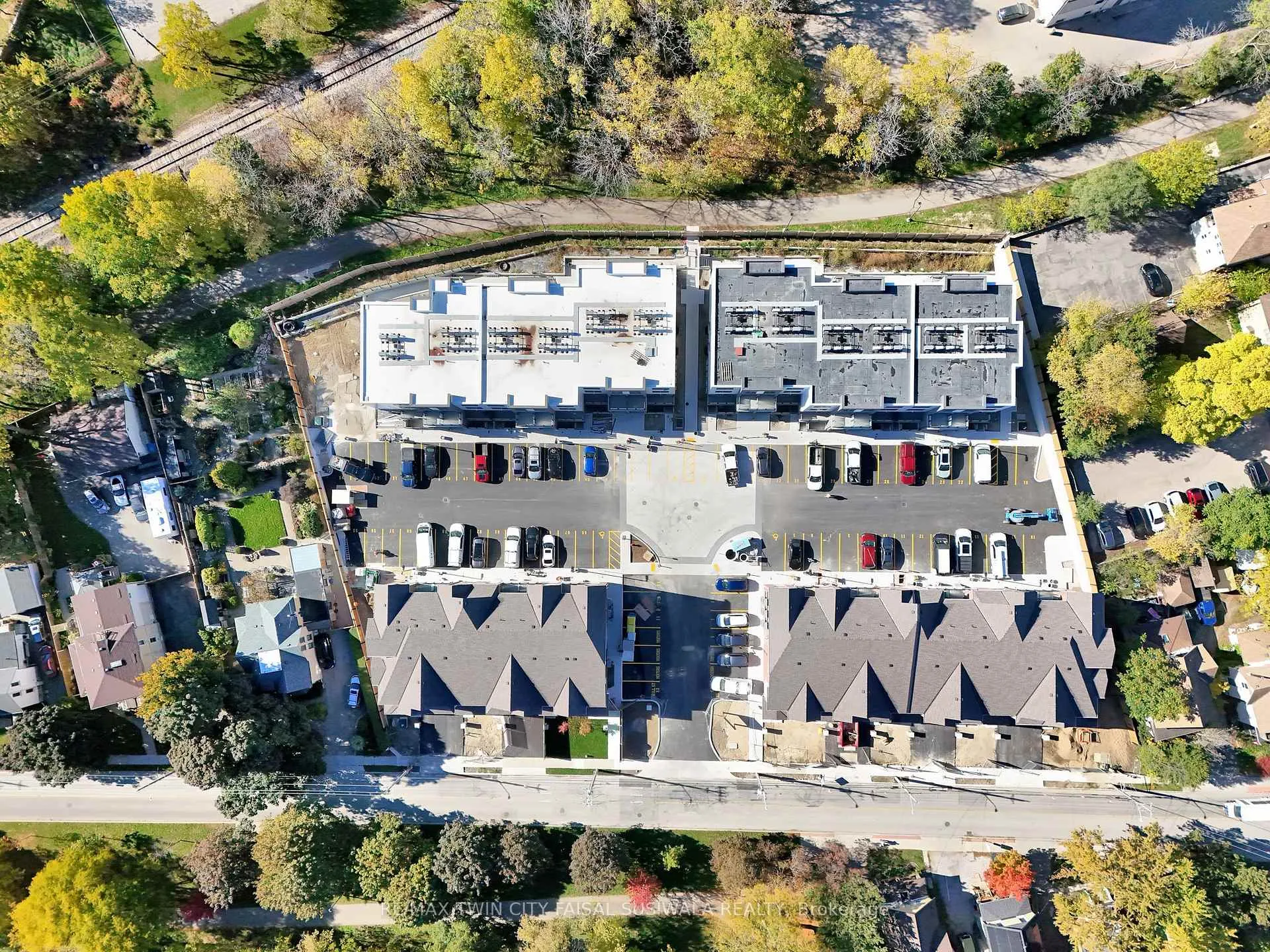 Photo 24 of 33 Mill Street, Kitchener, Victoria Park — HOMEH