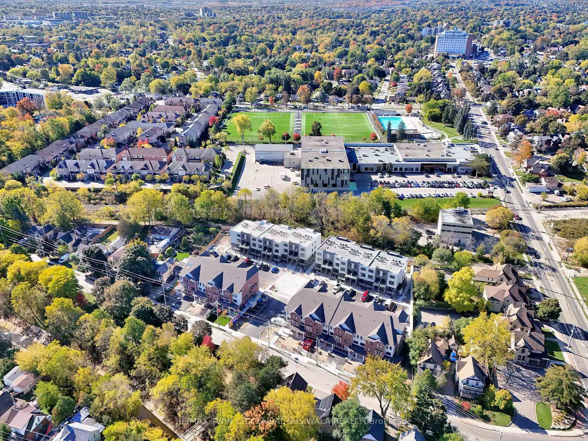 Photo 25 of 33 Mill Street, Kitchener, Victoria Park — HOMEH