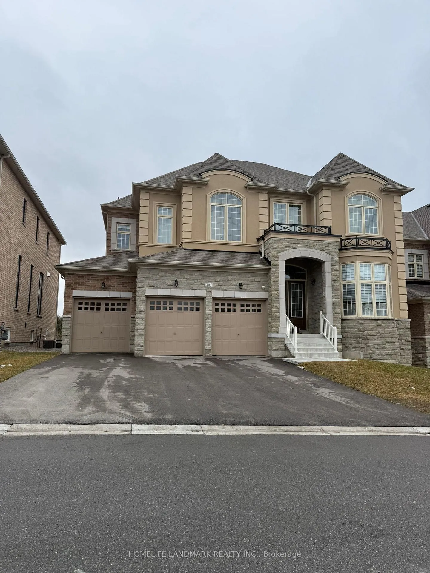 Front of 187 Stormont Trail