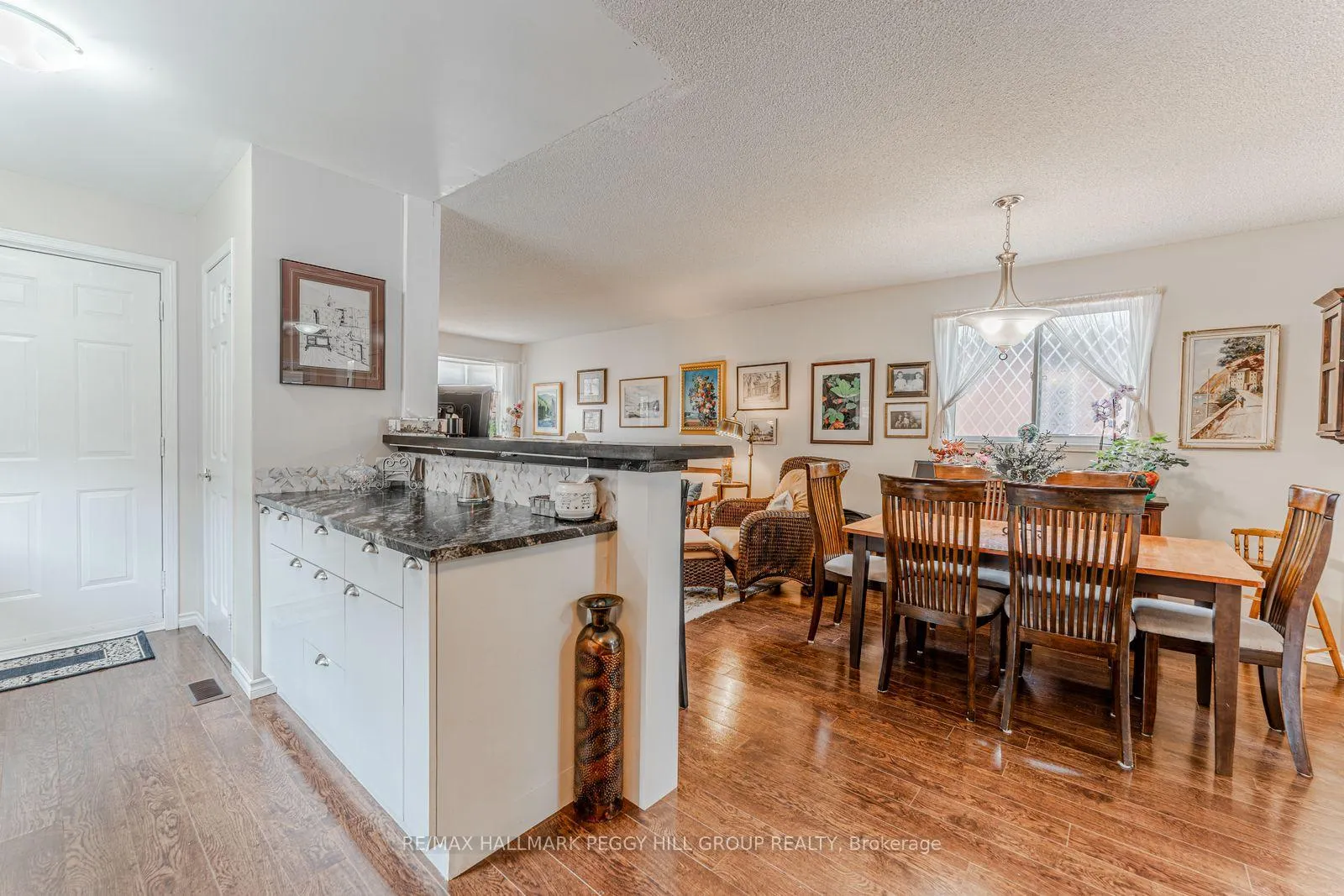 Photo 4 of 132 Benson Drive, Barrie, Northwest — HOMEH