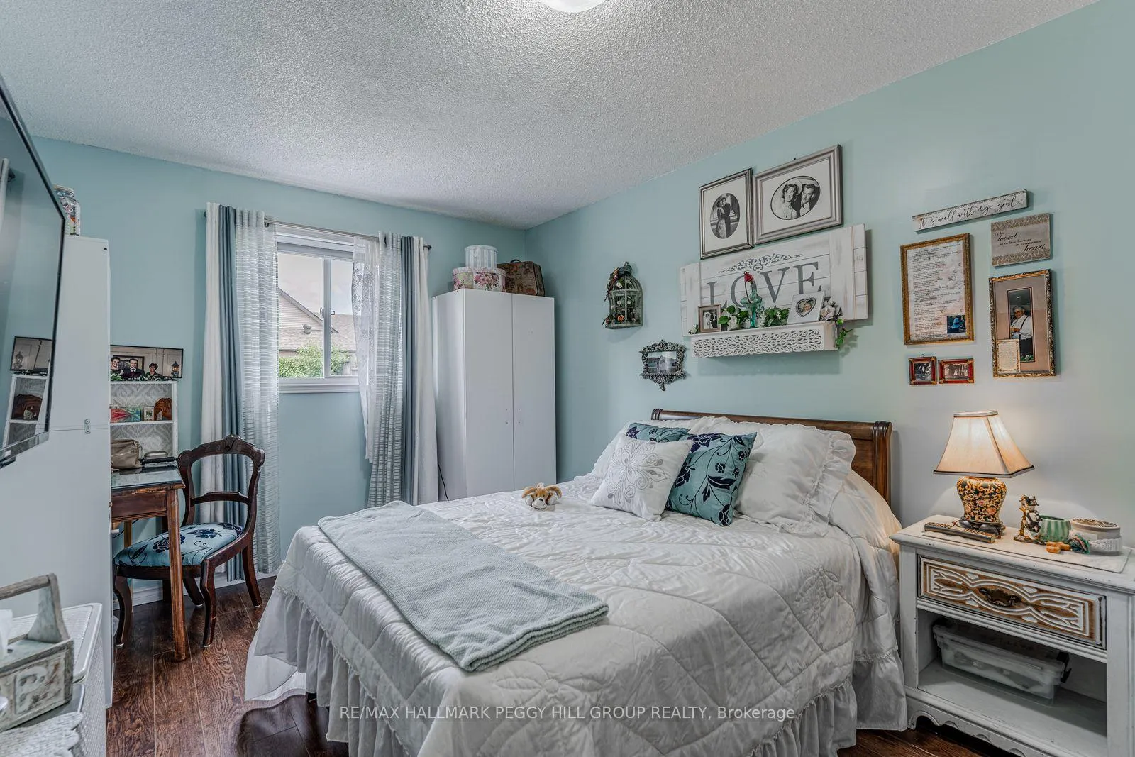 Photo 5 of 132 Benson Drive, Barrie, Northwest — HOMEH