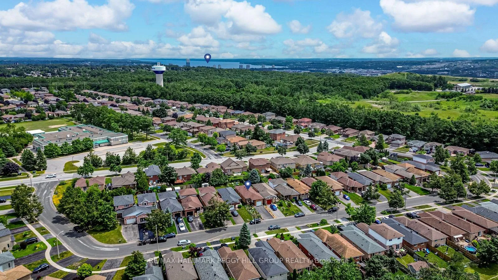 Photo 16 of 132 Benson Drive, Barrie, Northwest — HOMEH