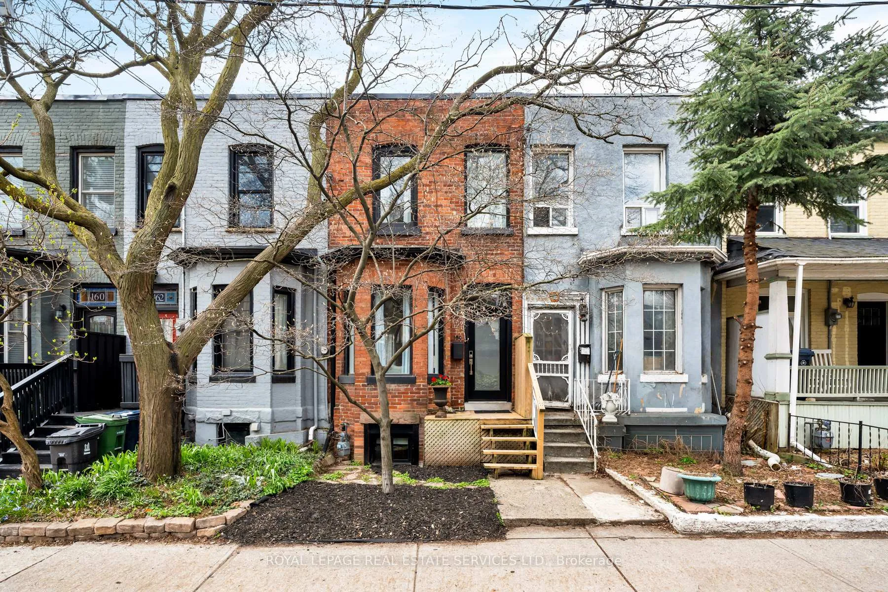 Front of 164 Munro Street