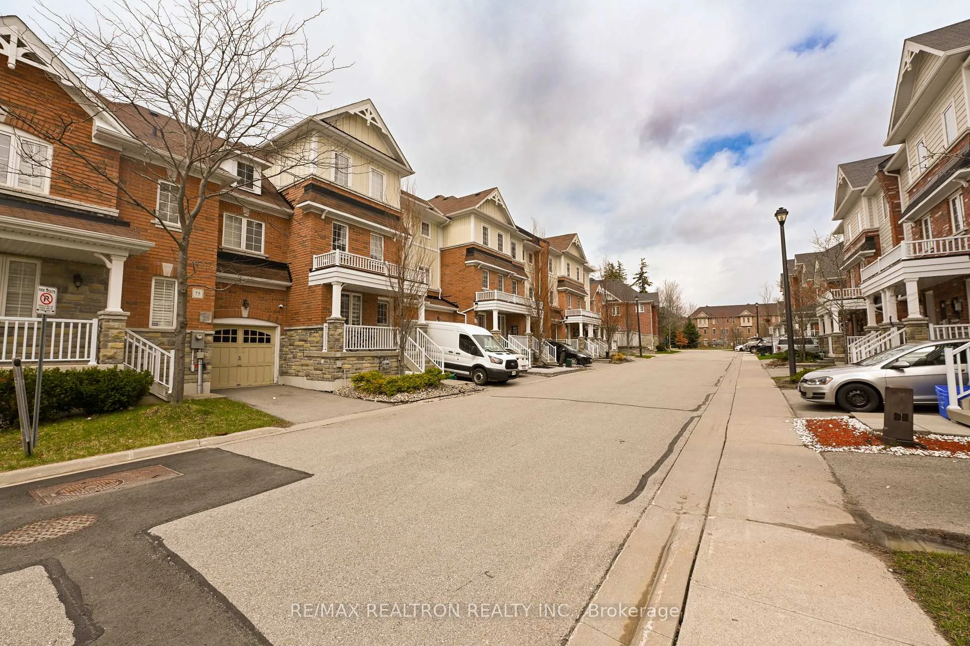 Photo 2 of 73 Eastern Skies Way, Markham, Wismer — HOMEH