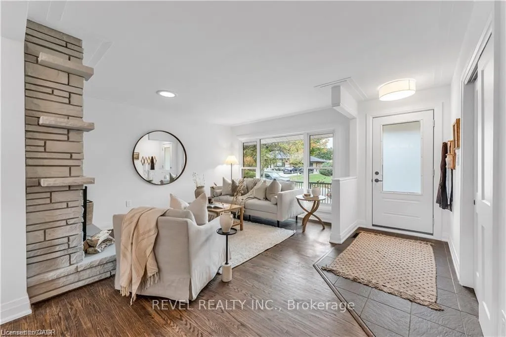 Photo 13 of 95 Seneca Drive, Hamilton, Ancaster — HOMEH