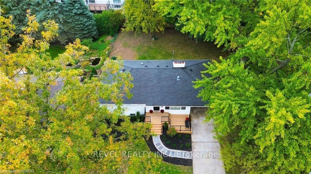 Photo 33 of 95 Seneca Drive, Hamilton, Ancaster — HOMEH