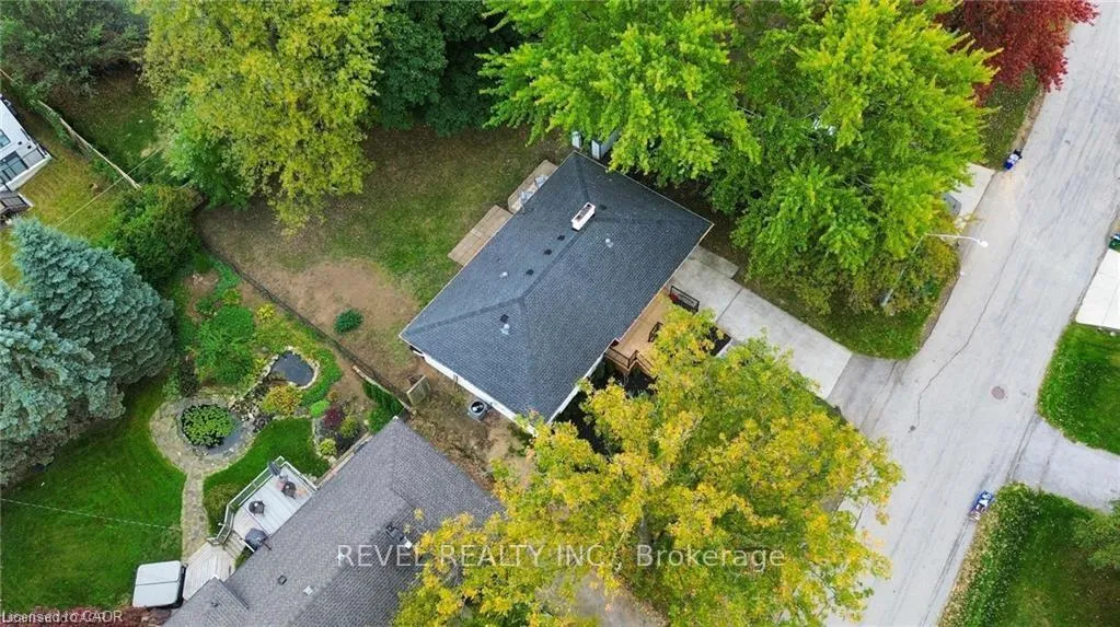Photo 35 of 95 Seneca Drive, Hamilton, Ancaster — HOMEH