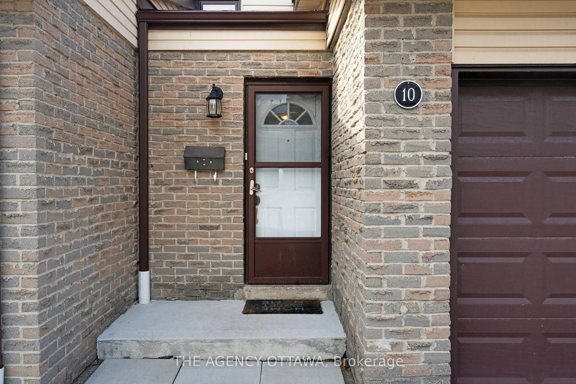 Photo 1 of Unit 9, 10 Collins Crescent, Brampton, Brampton North — HOMEH