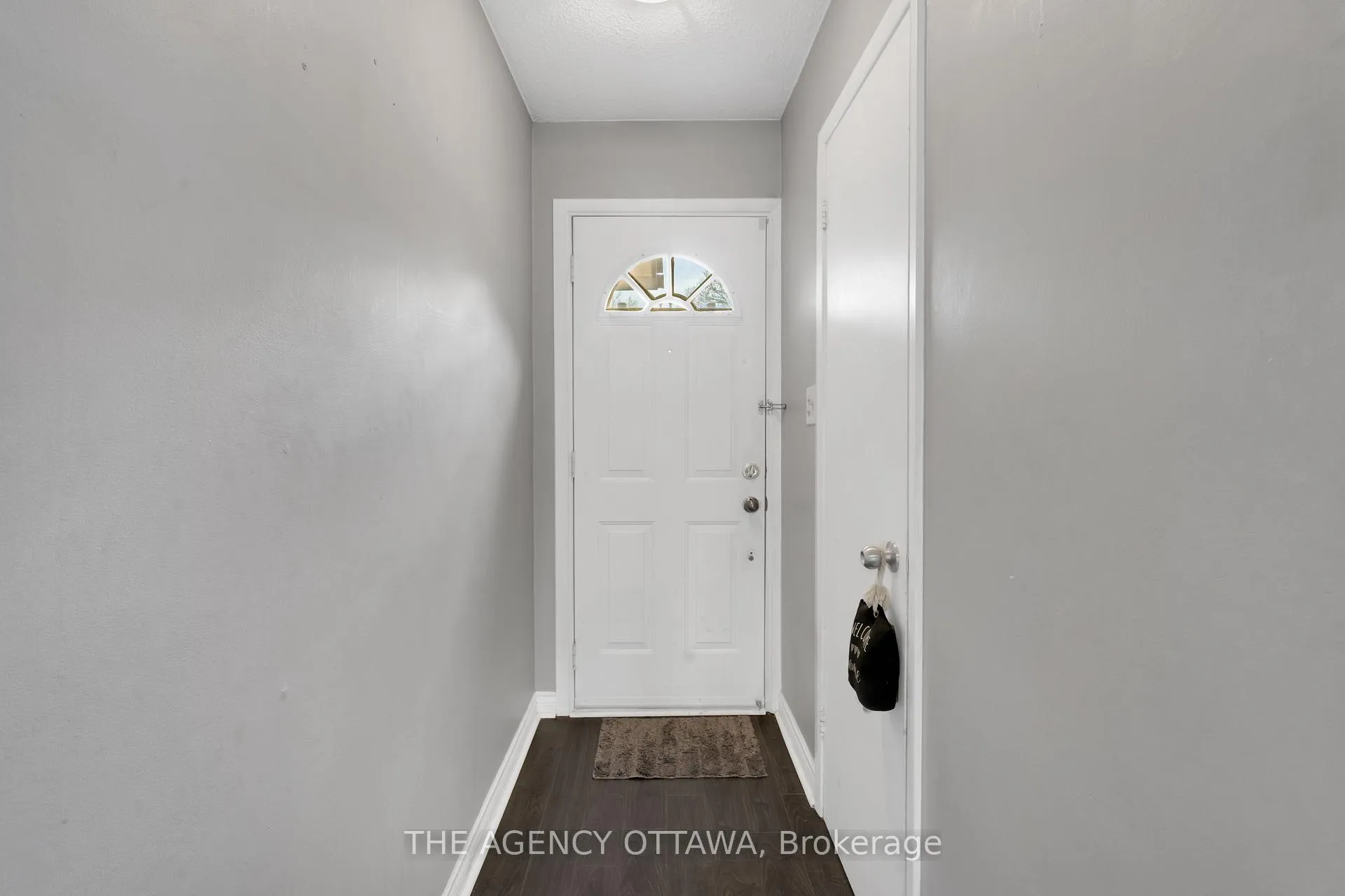 Photo 9 of Unit 9, 10 Collins Crescent, Brampton, Brampton North — HOMEH