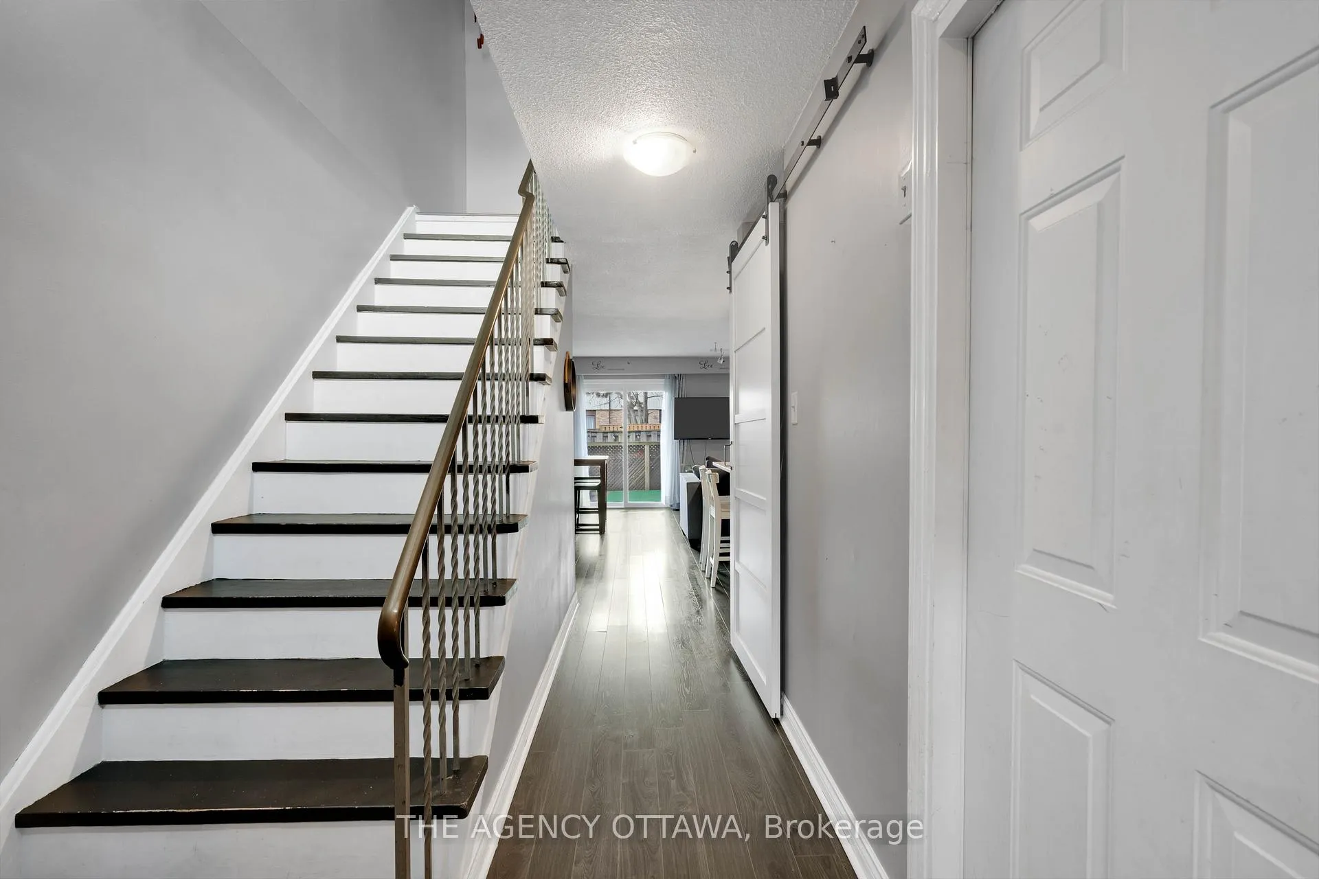 Photo 10 of Unit 9, 10 Collins Crescent, Brampton, Brampton North — HOMEH