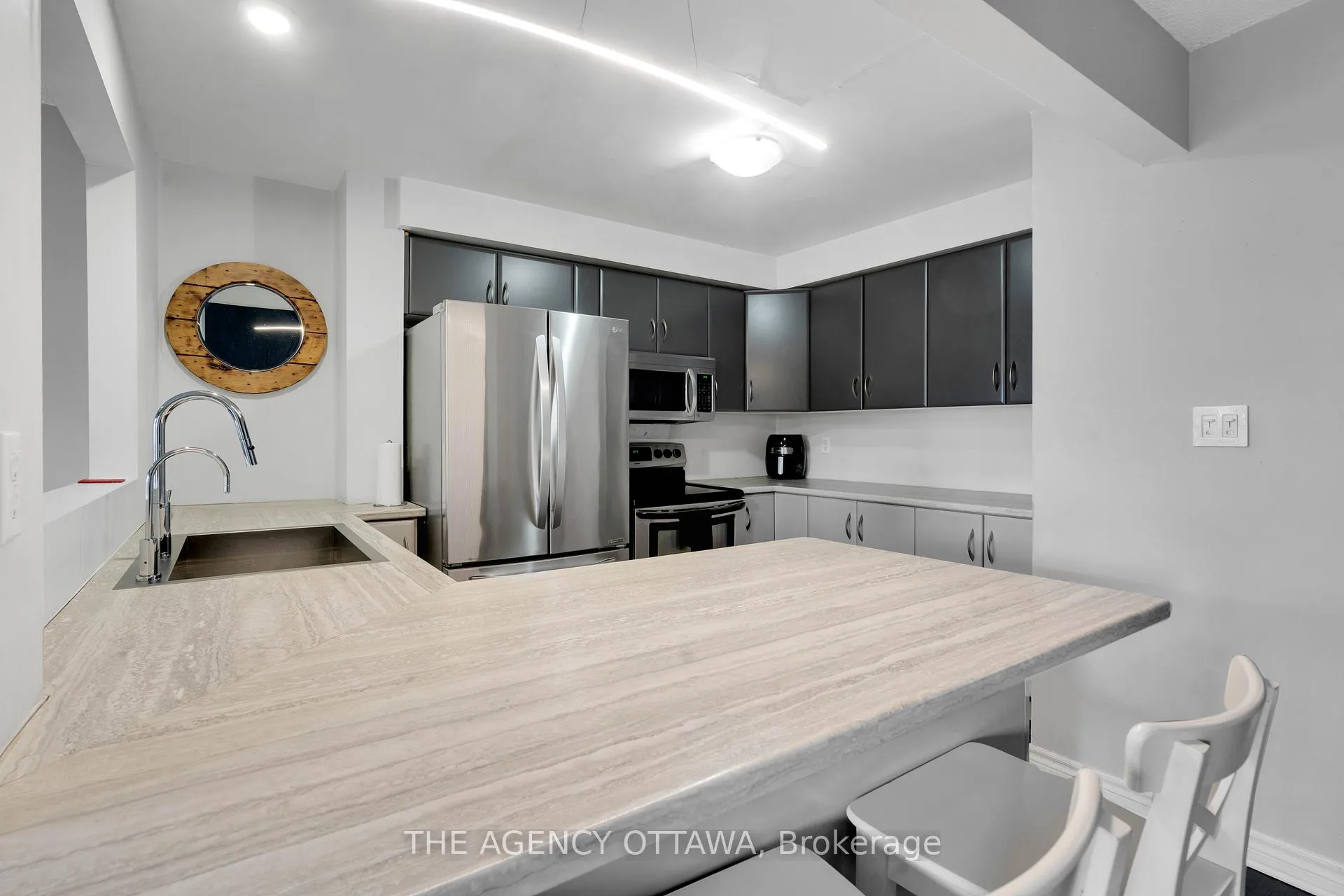 Photo 11 of Unit 9, 10 Collins Crescent, Brampton, Brampton North — HOMEH