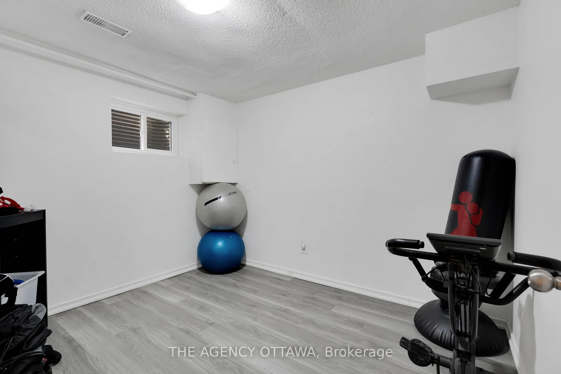 Photo 22 of Unit 9, 10 Collins Crescent, Brampton, Brampton North — HOMEH
