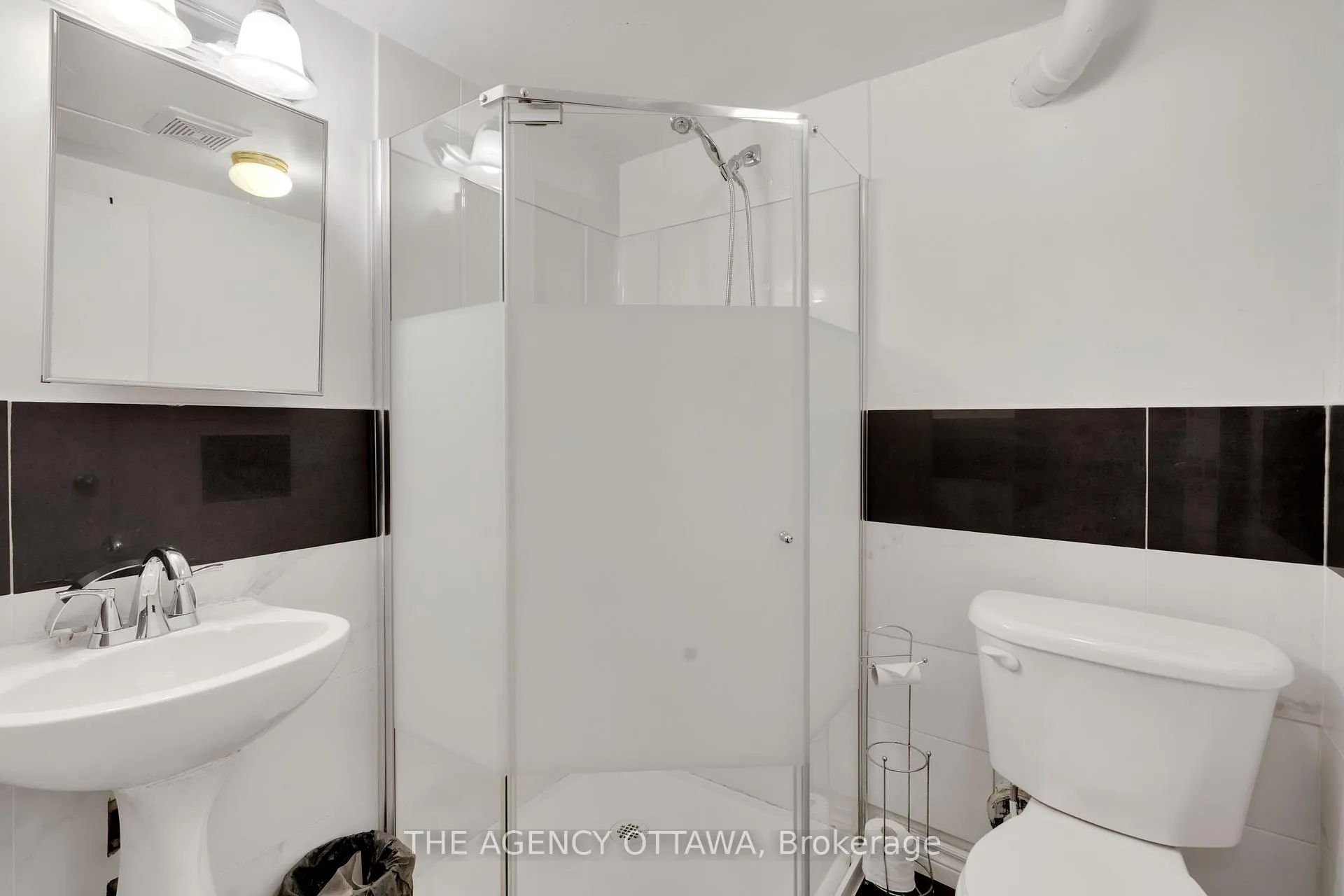 Photo 23 of Unit 9, 10 Collins Crescent, Brampton, Brampton North — HOMEH