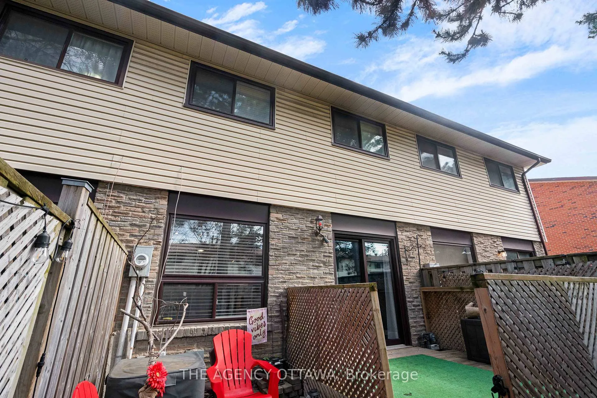 Photo 27 of Unit 9, 10 Collins Crescent, Brampton, Brampton North — HOMEH