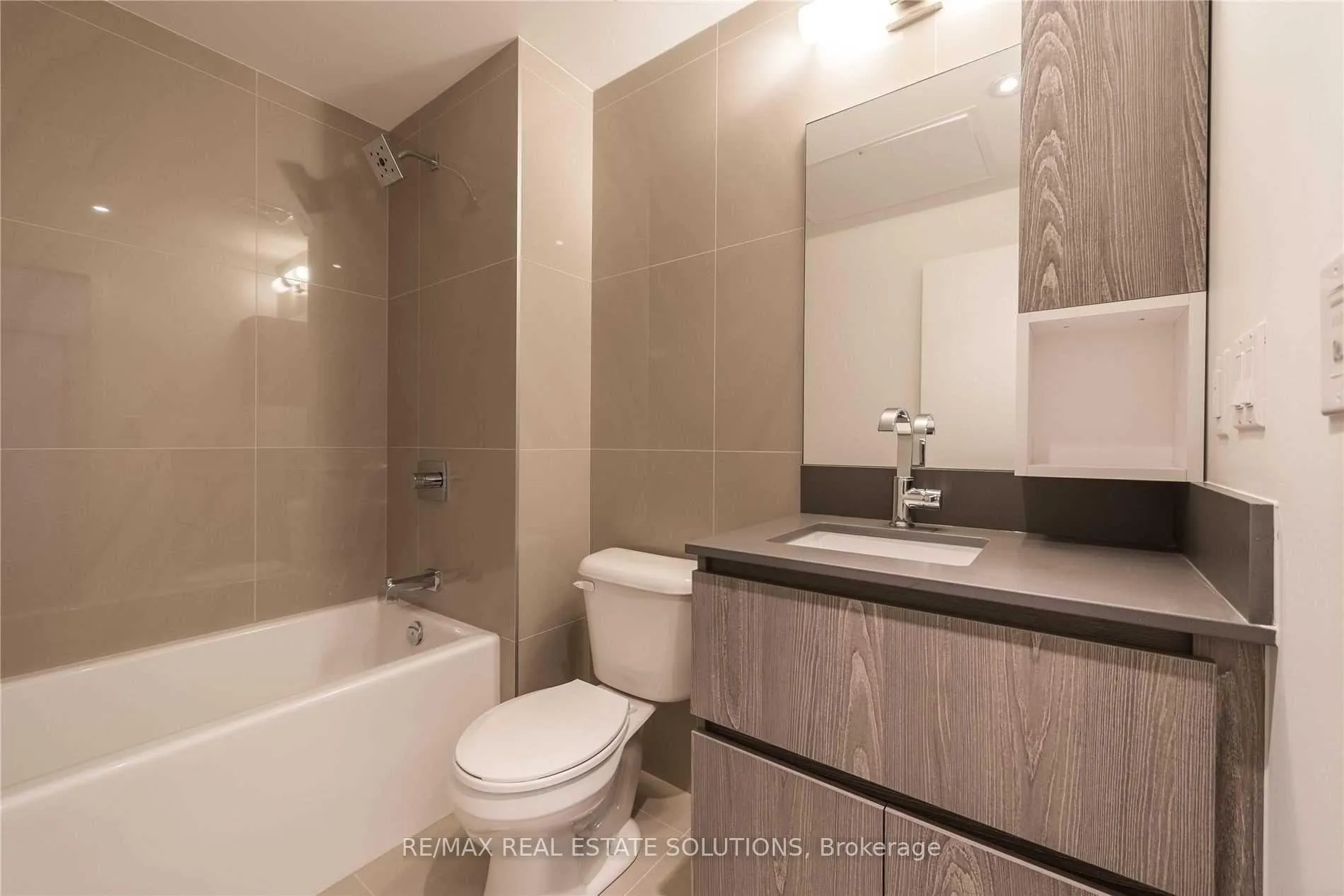 Photo 8 of Unit 722, 15 Baseball Place, Toronto, South Riverdale — HOMEH