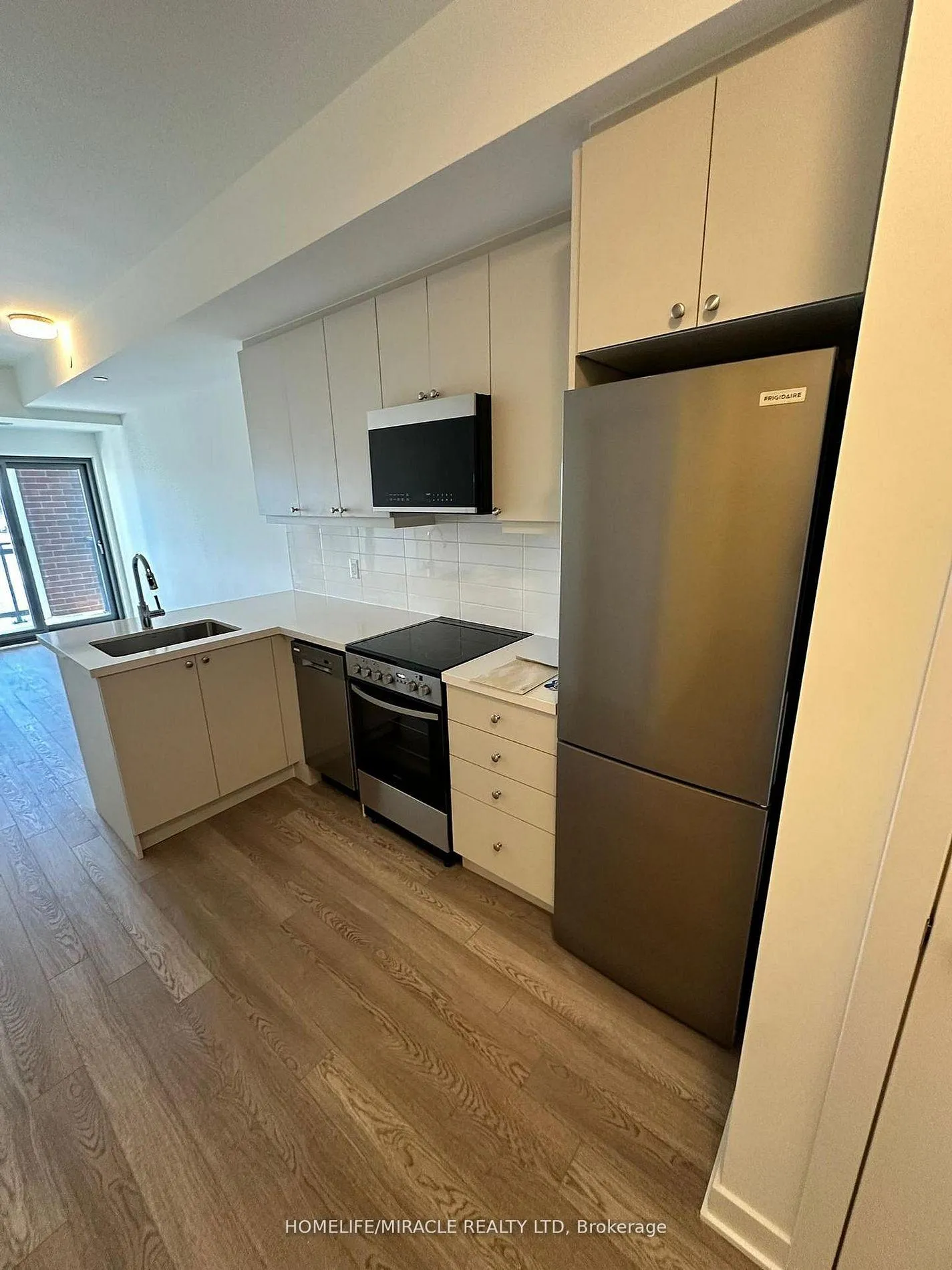 Photo 9 of Unit 323, 51 Clarington Boulevard, Clarington, Bowmanville — HOMEH