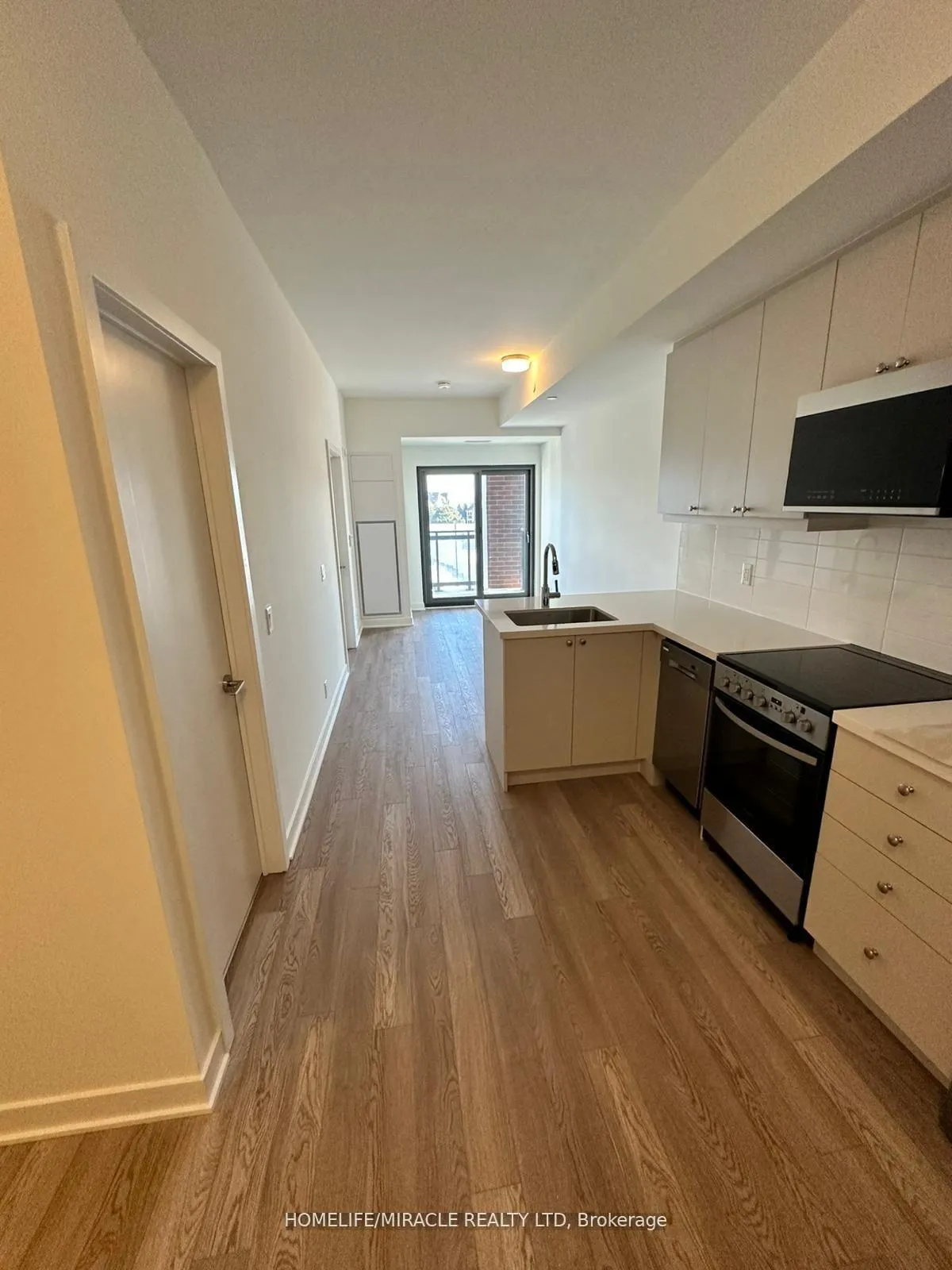Photo 10 of Unit 323, 51 Clarington Boulevard, Clarington, Bowmanville — HOMEH