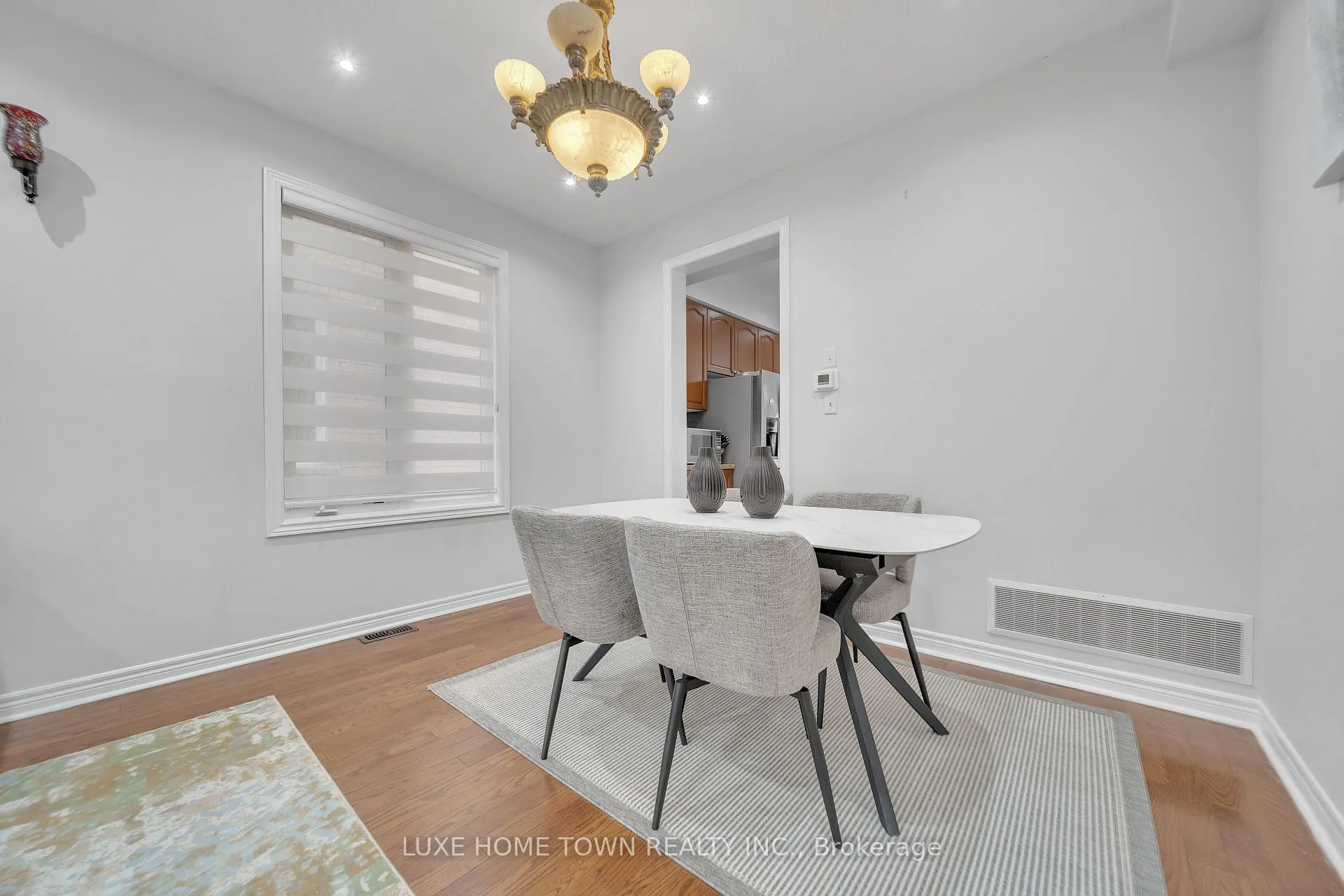 Photo 9 of 26 Bluffwood Cres E, Brampton, Bram East — HOMEH