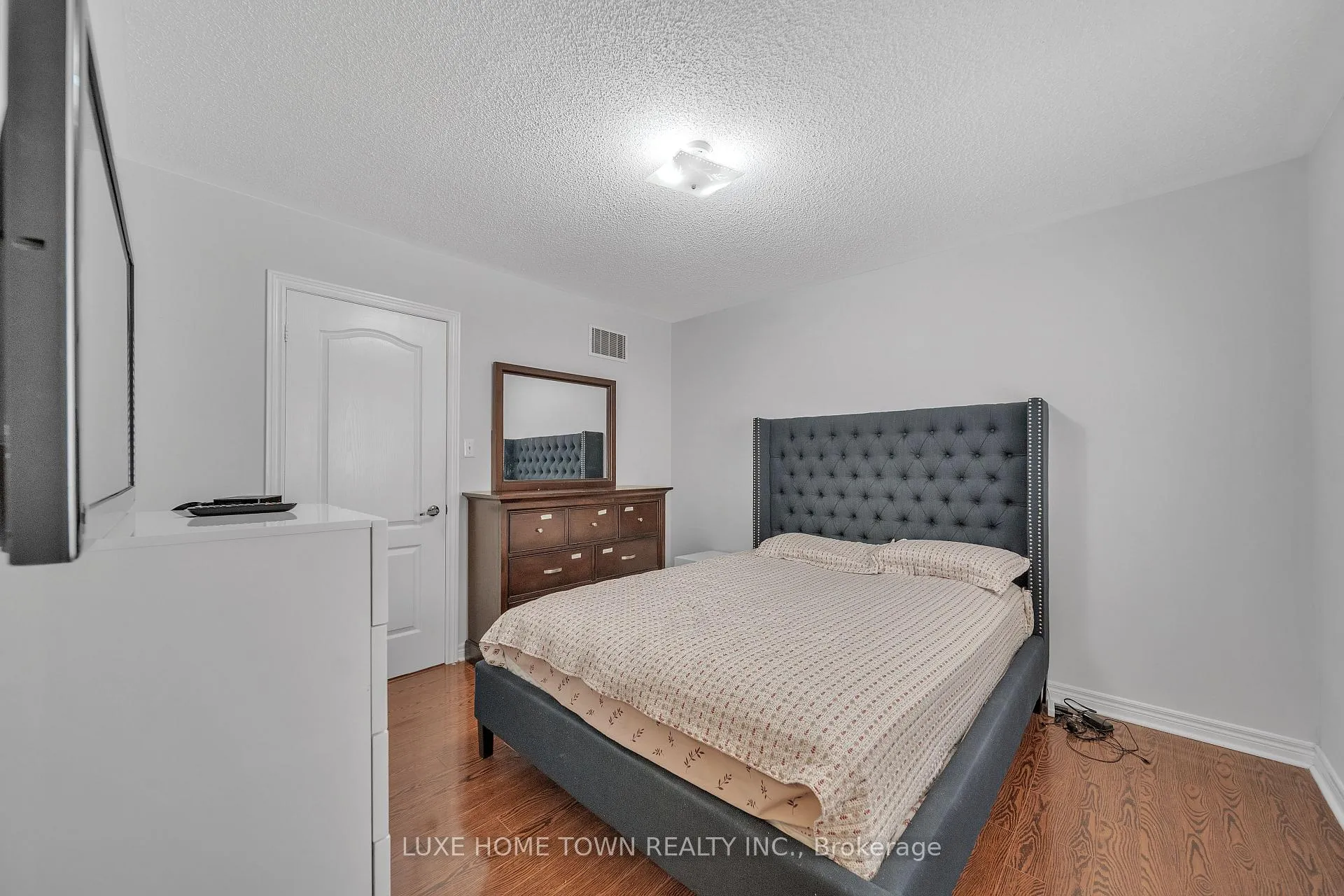 Photo 30 of 26 Bluffwood Cres E, Brampton, Bram East — HOMEH