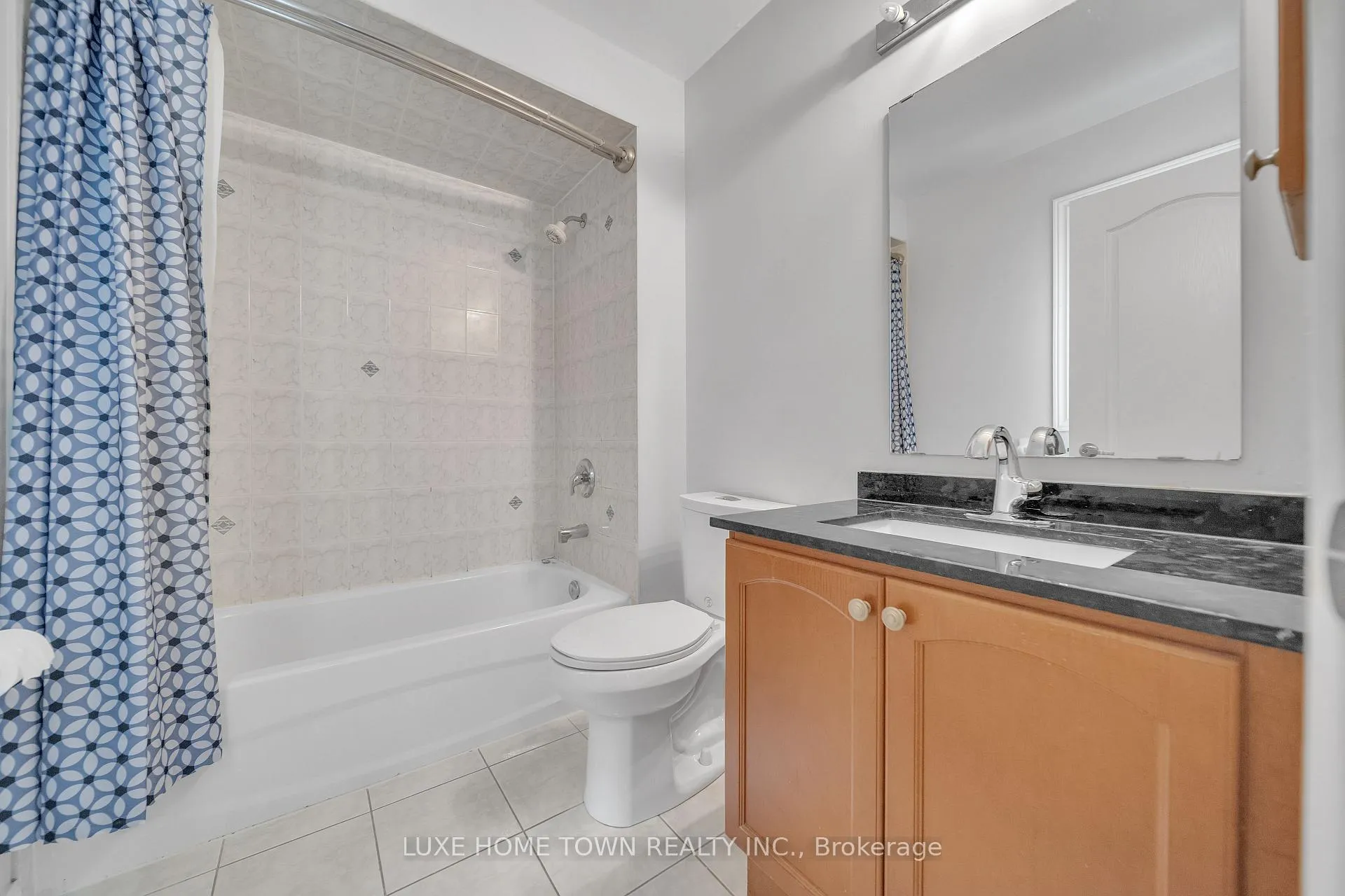 Photo 32 of 26 Bluffwood Cres E, Brampton, Bram East — HOMEH