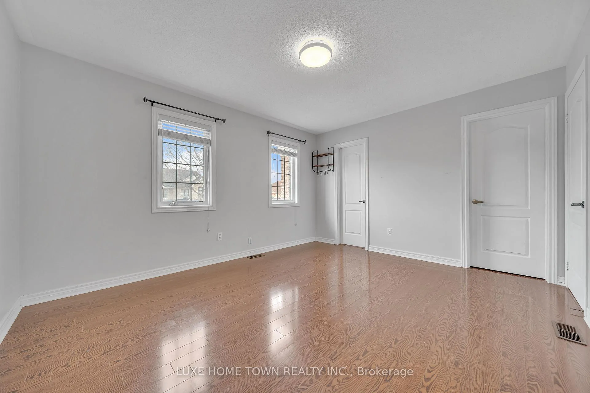 Photo 39 of 26 Bluffwood Cres E, Brampton, Bram East — HOMEH