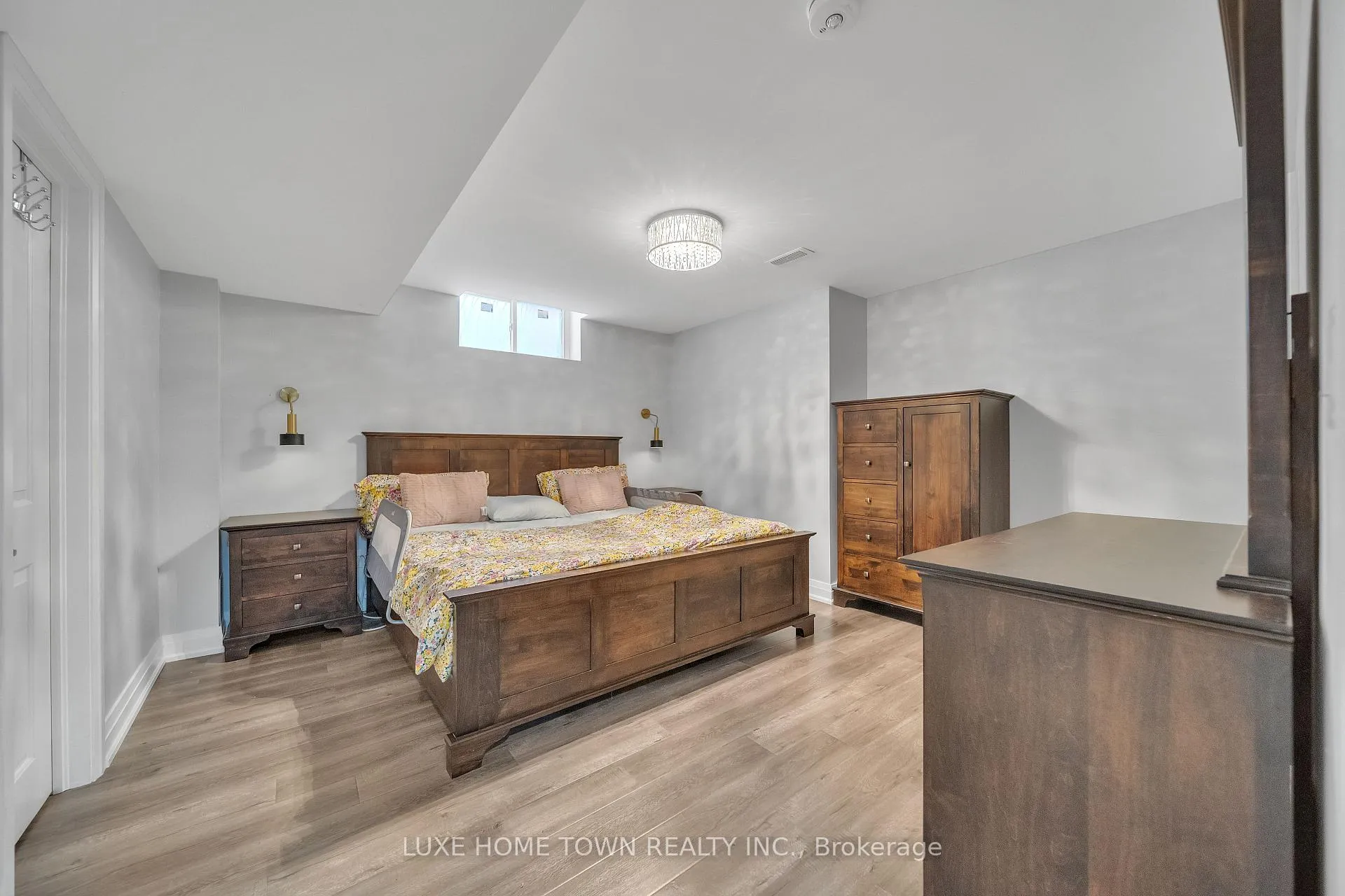 Photo 42 of 26 Bluffwood Cres E, Brampton, Bram East — HOMEH