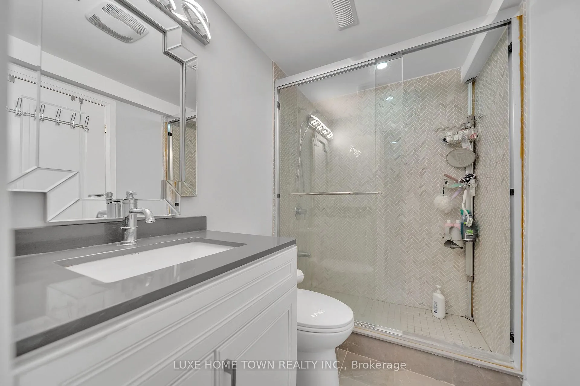 Photo 43 of 26 Bluffwood Cres E, Brampton, Bram East — HOMEH