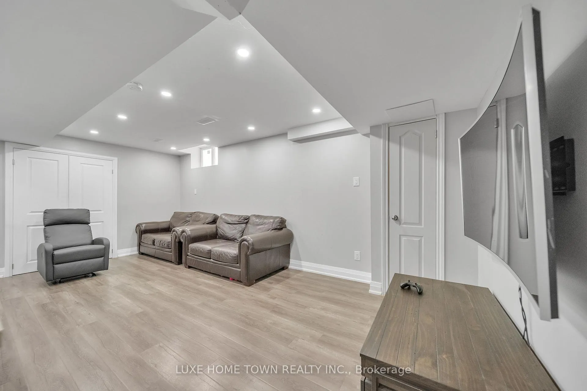 Photo 49 of 26 Bluffwood Cres E, Brampton, Bram East — HOMEH