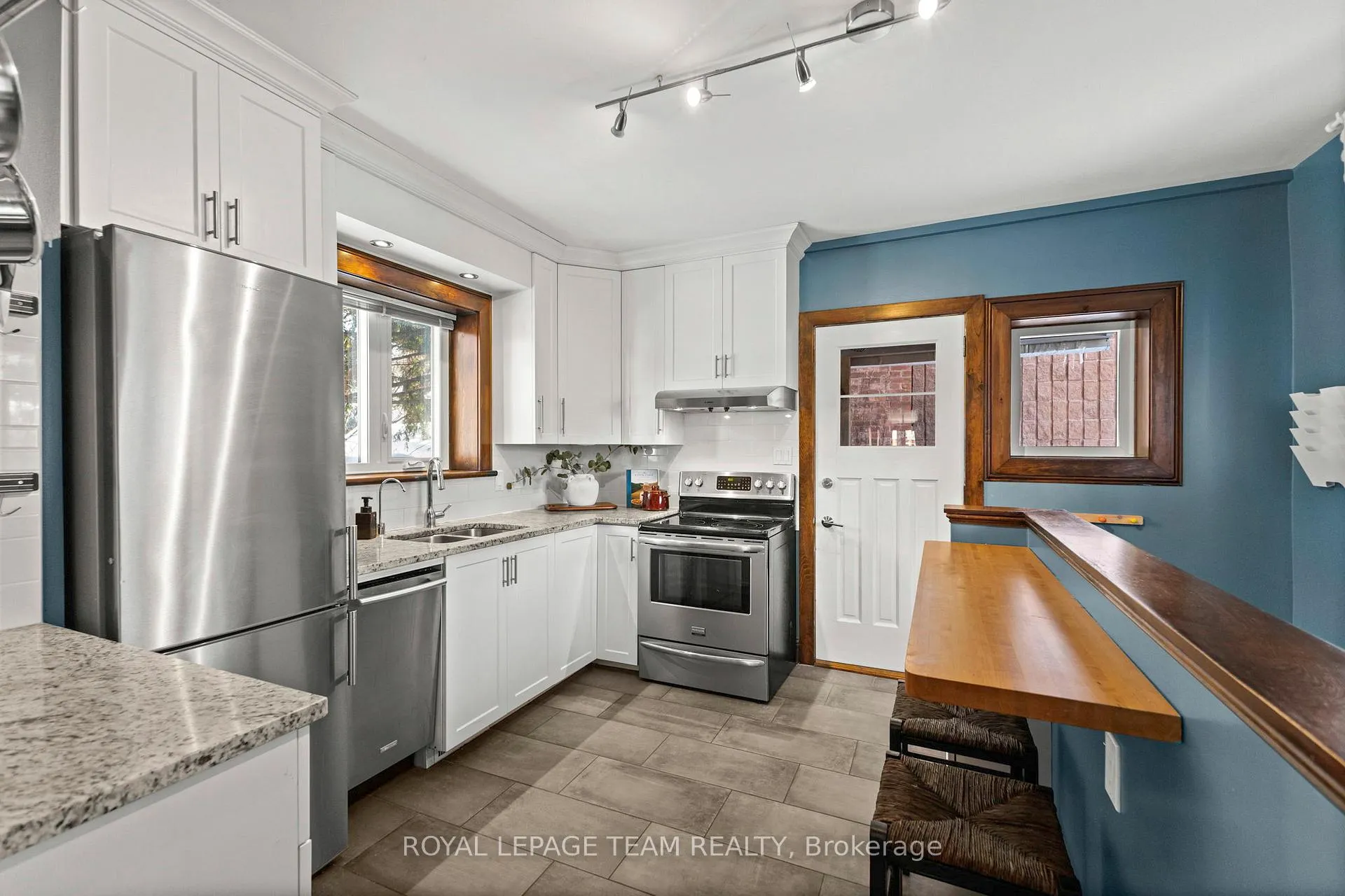 Photo 10 of 92 Third Avenue, Ottawa, Glebe — HOMEH