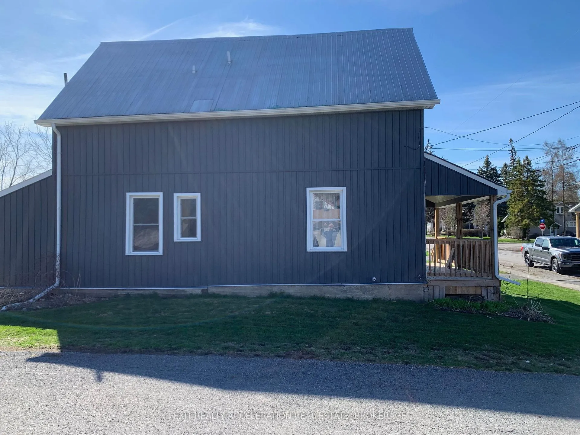 Photo 3 of 261 Robert Street, Greater Napanee — HOMEH