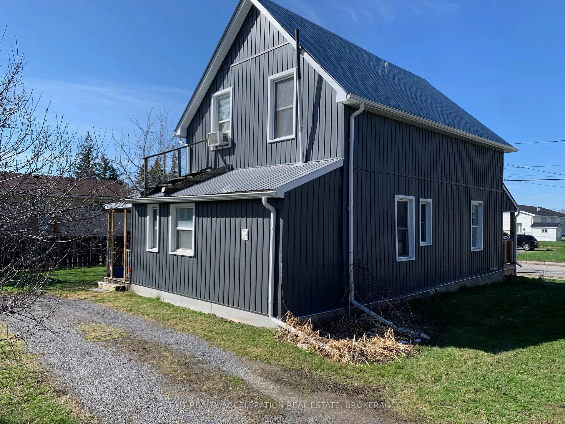 Photo 4 of 261 Robert Street, Greater Napanee — HOMEH