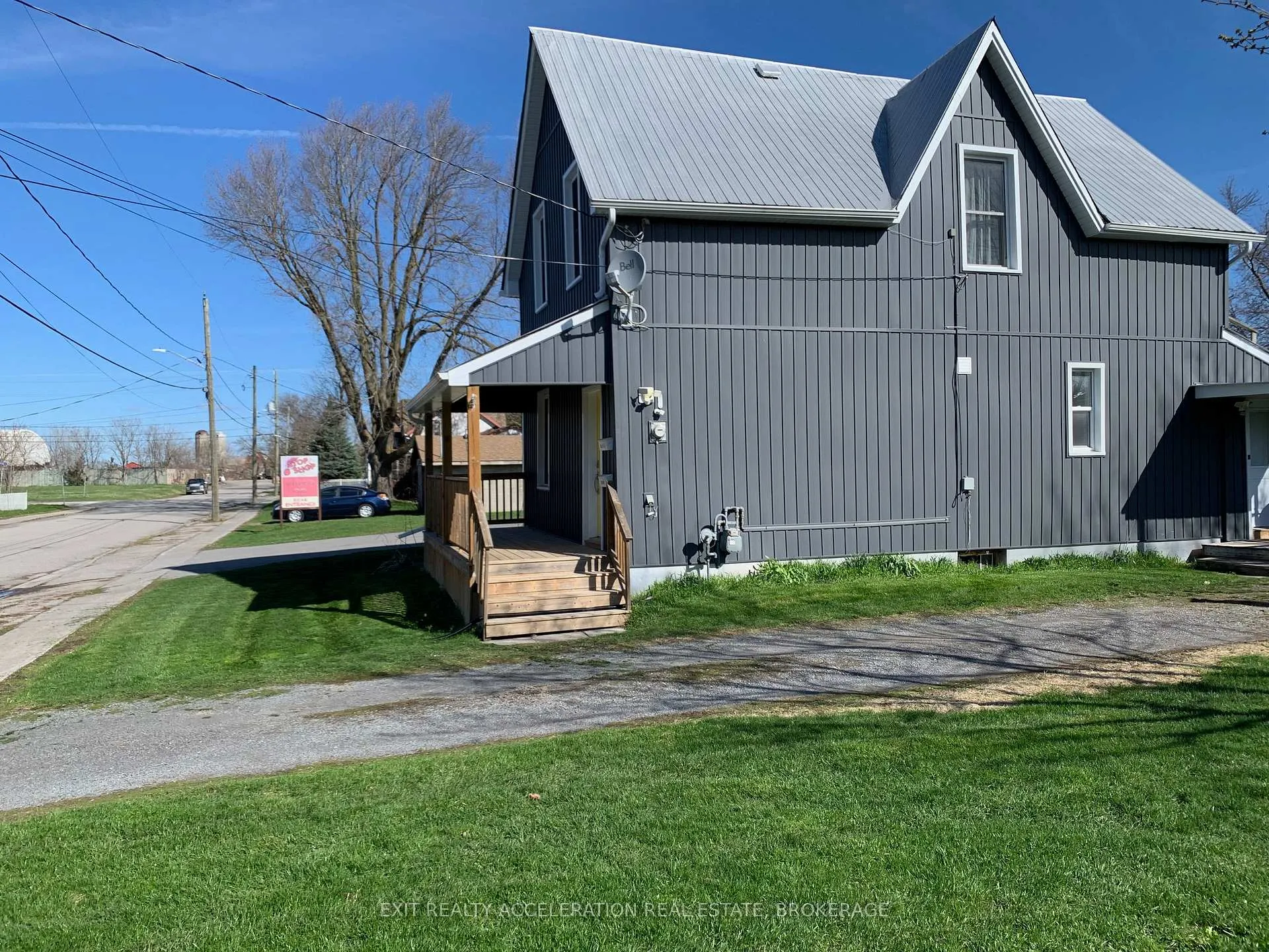 Photo 5 of 261 Robert Street, Greater Napanee — HOMEH