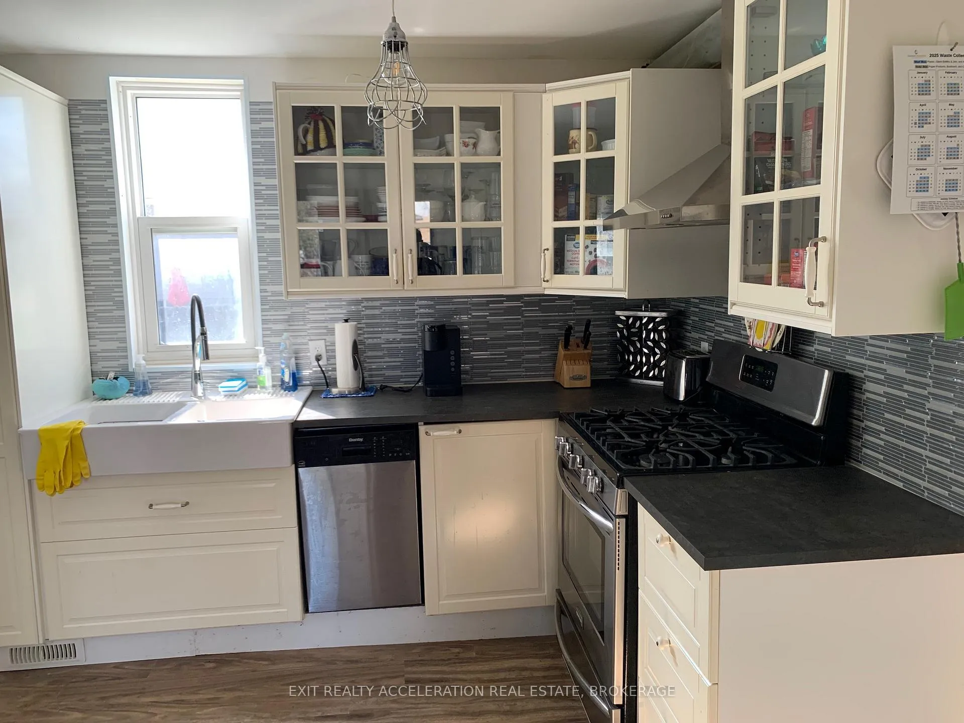 Photo 11 of 261 Robert Street, Greater Napanee — HOMEH
