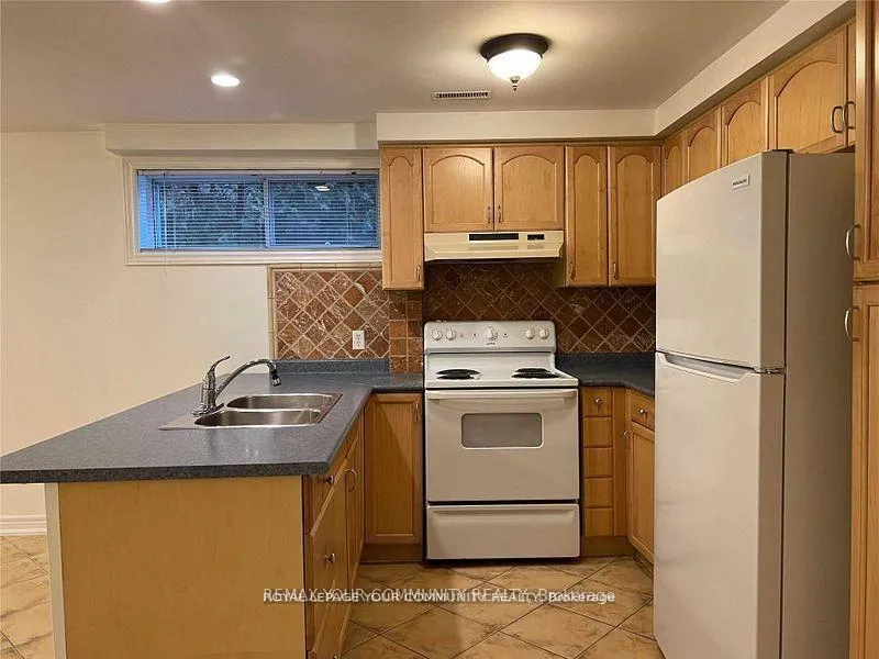 Photo 3 of Unit BSMT, 173 Jeanne Drive, Vaughan, East Woodbridge — HOMEH
