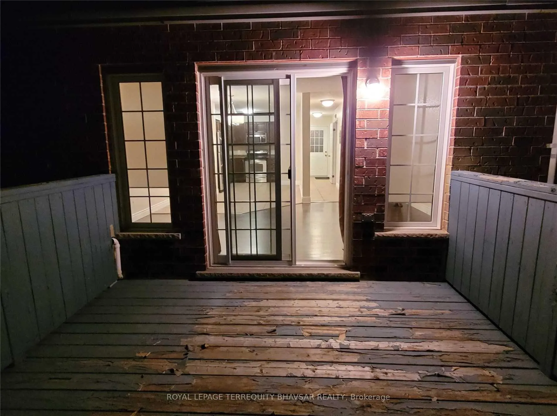 Photo 9 of 218 Featherstone Crescent, Kitchener, Huron Park — HOMEH