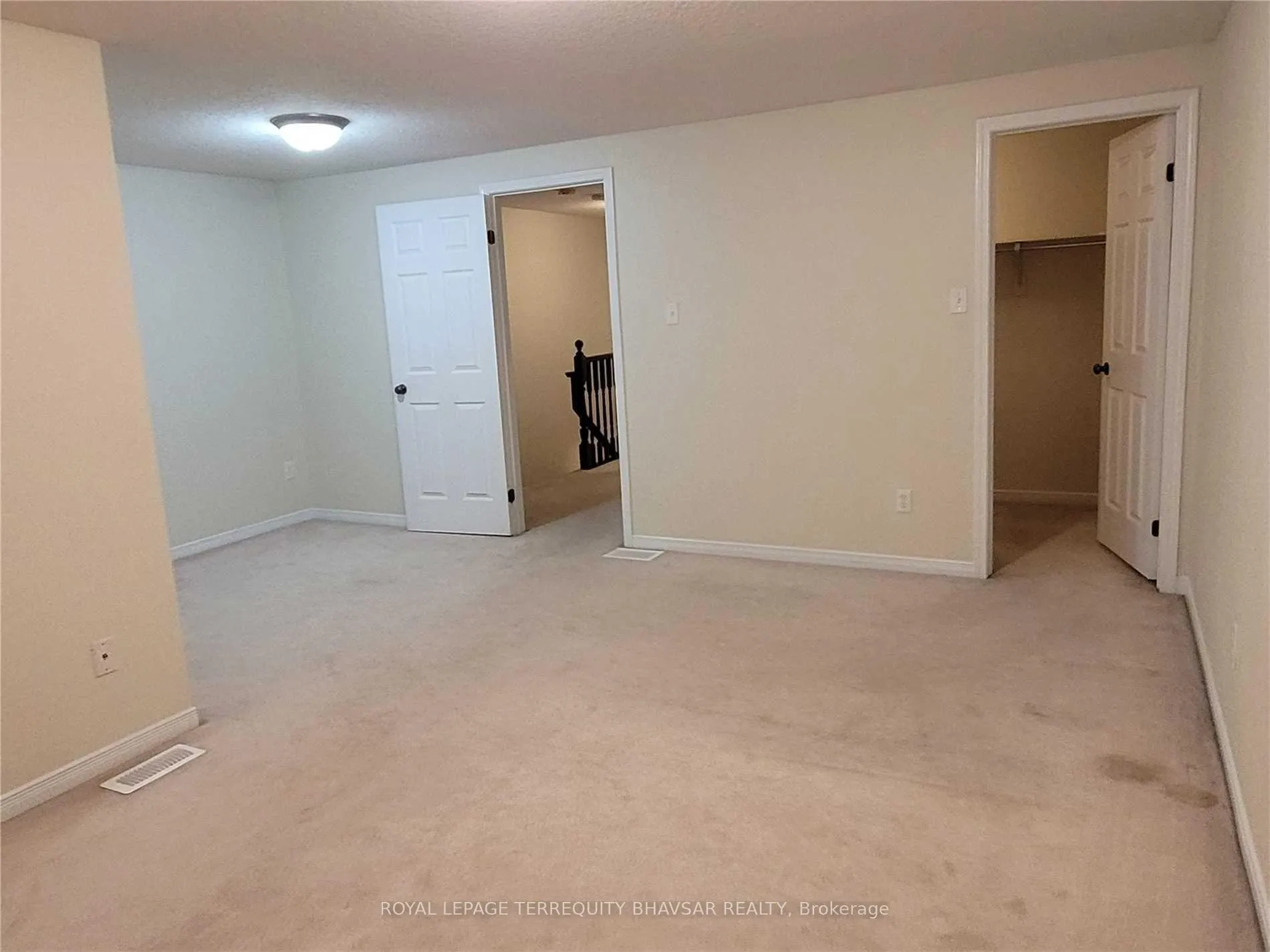 Photo 23 of 218 Featherstone Crescent, Kitchener, Huron Park — HOMEH